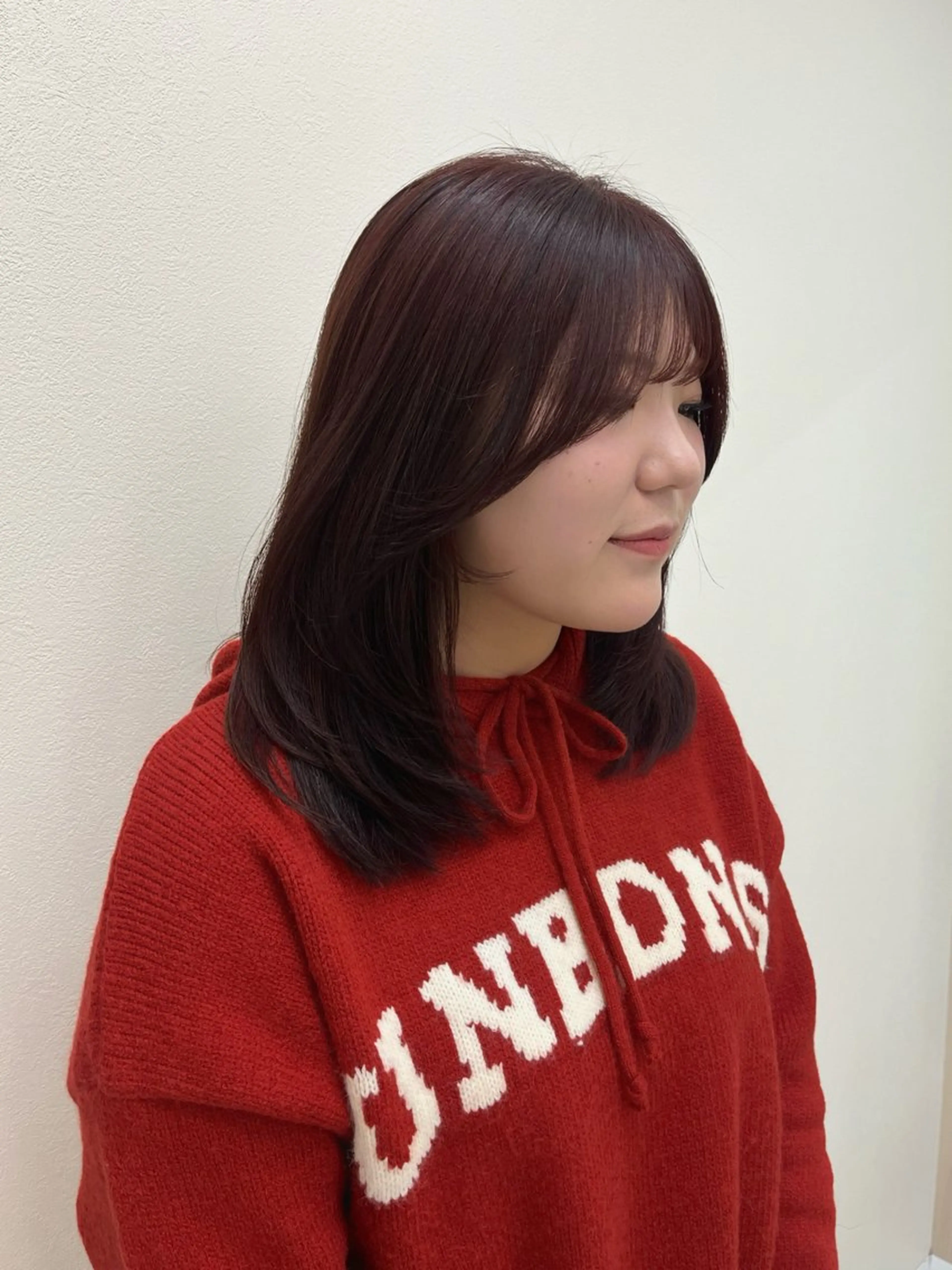 セミロング カラー レッドカラー レイヤーカット ETRE(エトレ)所属・中村 佳歩のヘアスタイル