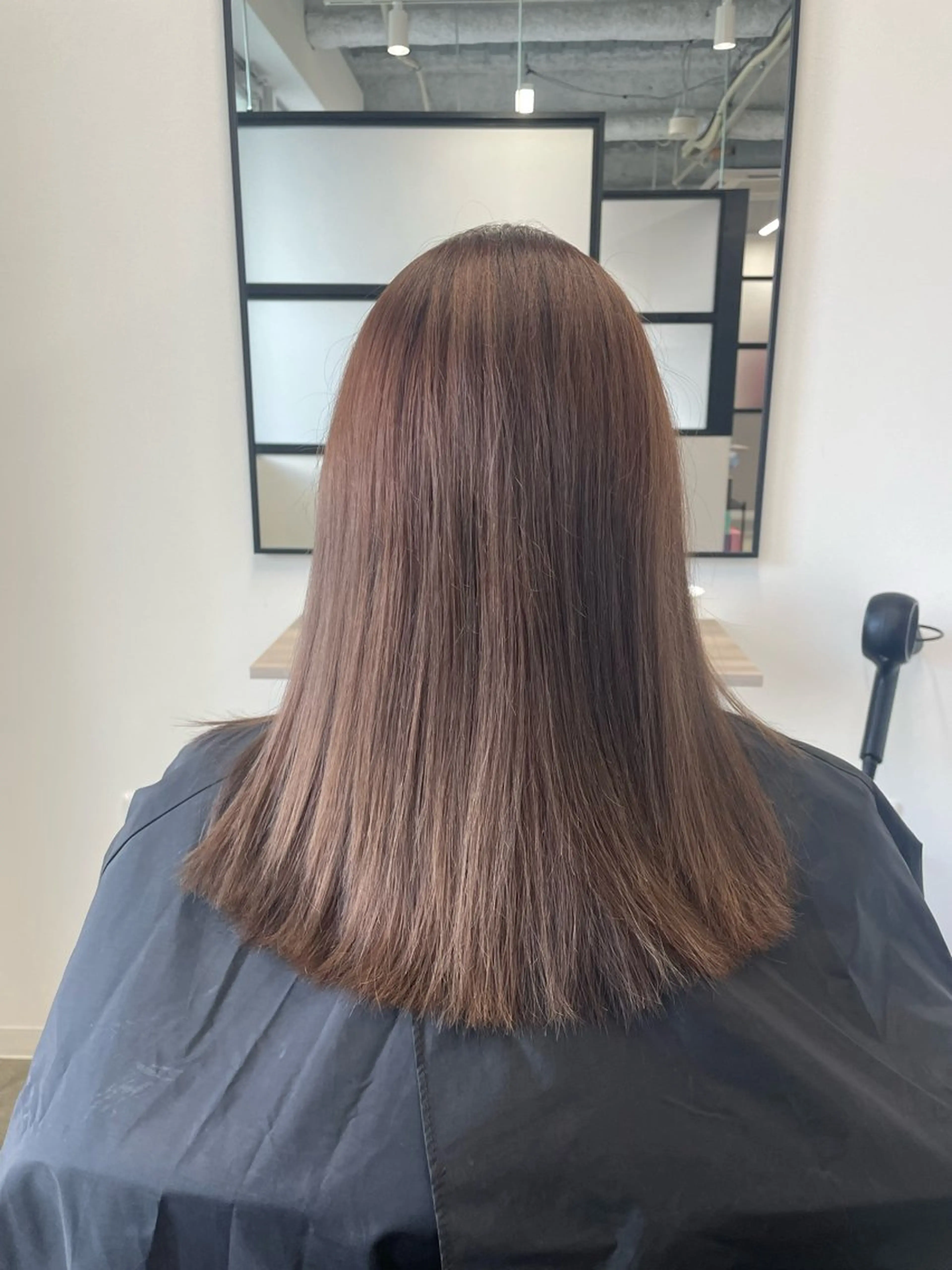 セミロング カラー 菅野 萌愛のヘアスタイル