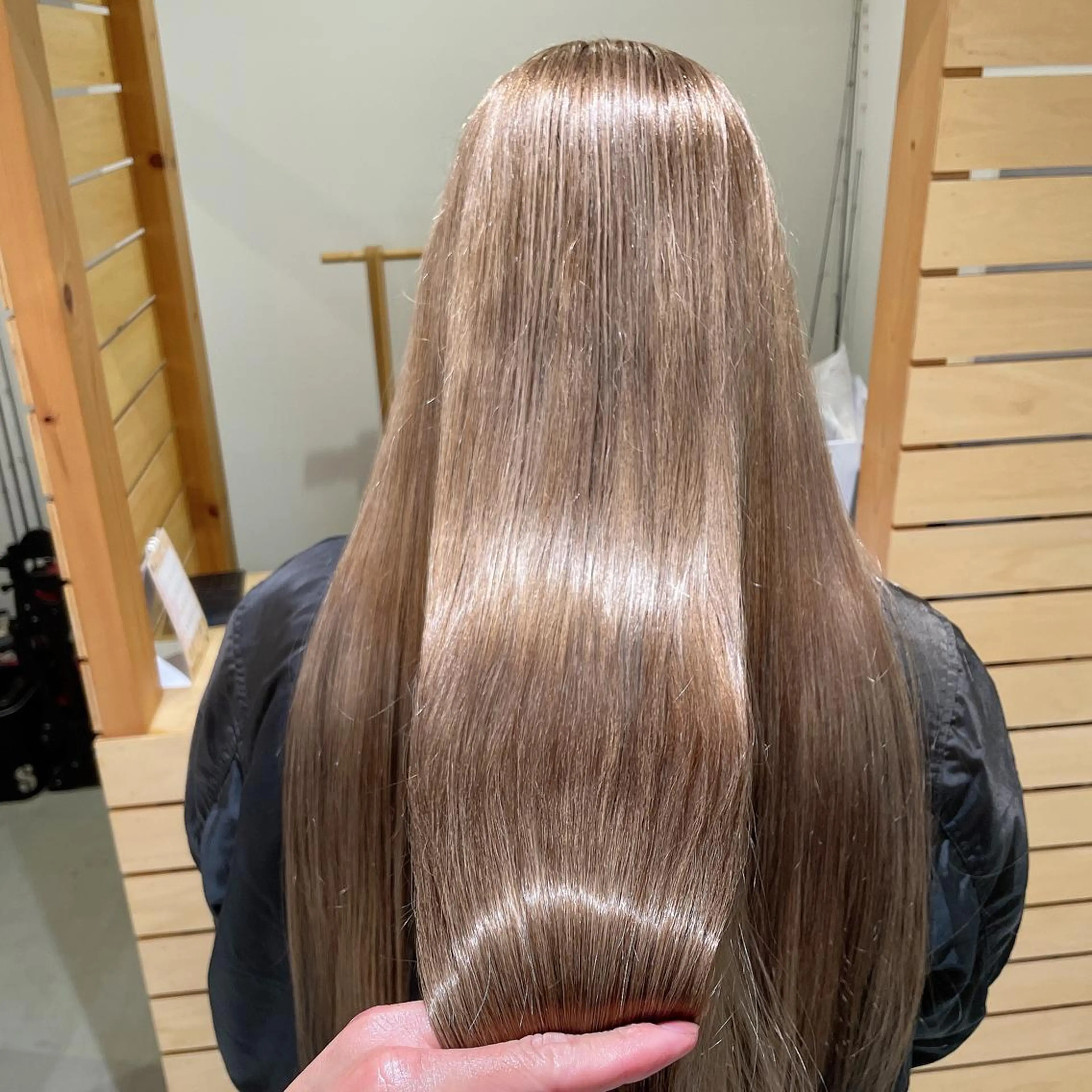 ロング カラー ブロンド ヘアカラー トリートメント RUBEUS【ルベウス】所属・✨艶々カラー🎨 杉本賢人のヘアスタイル