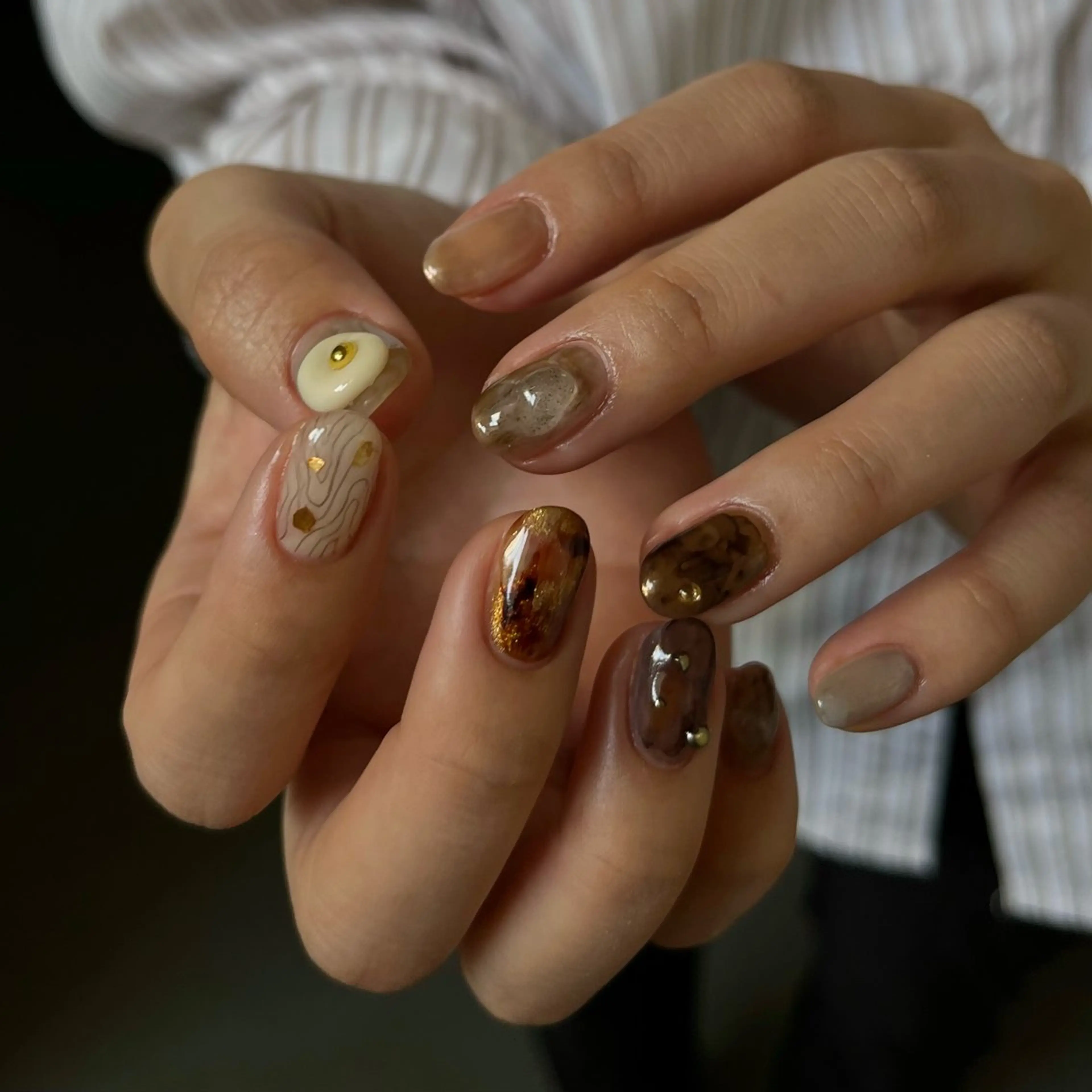 ネイル ブラウン グリーン ハンドネイル nail salon O (en)所属・vegh. nail／阿波座のネイルデザイン