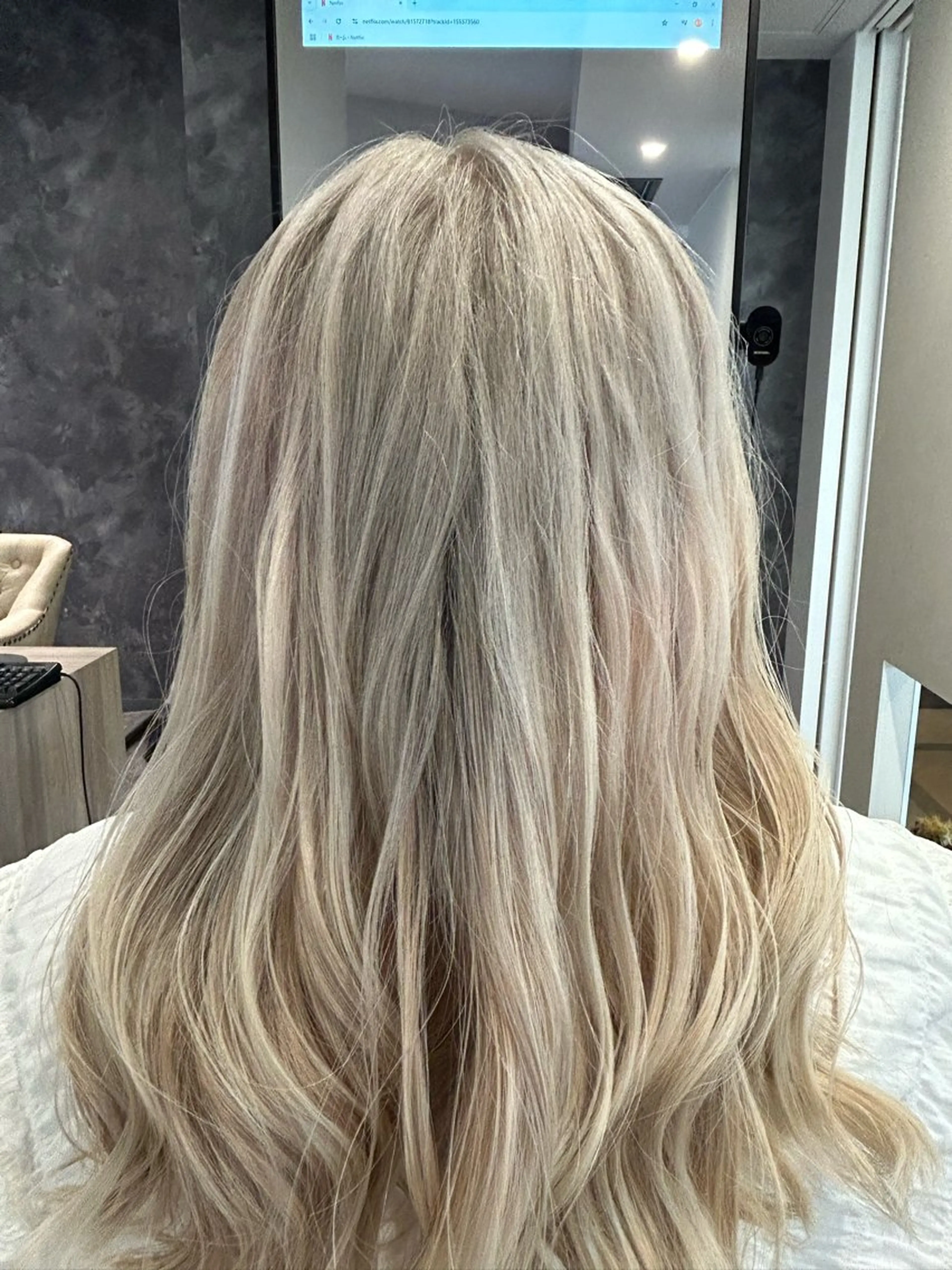 セミロング カラー 五ノ井 一世のヘアスタイル