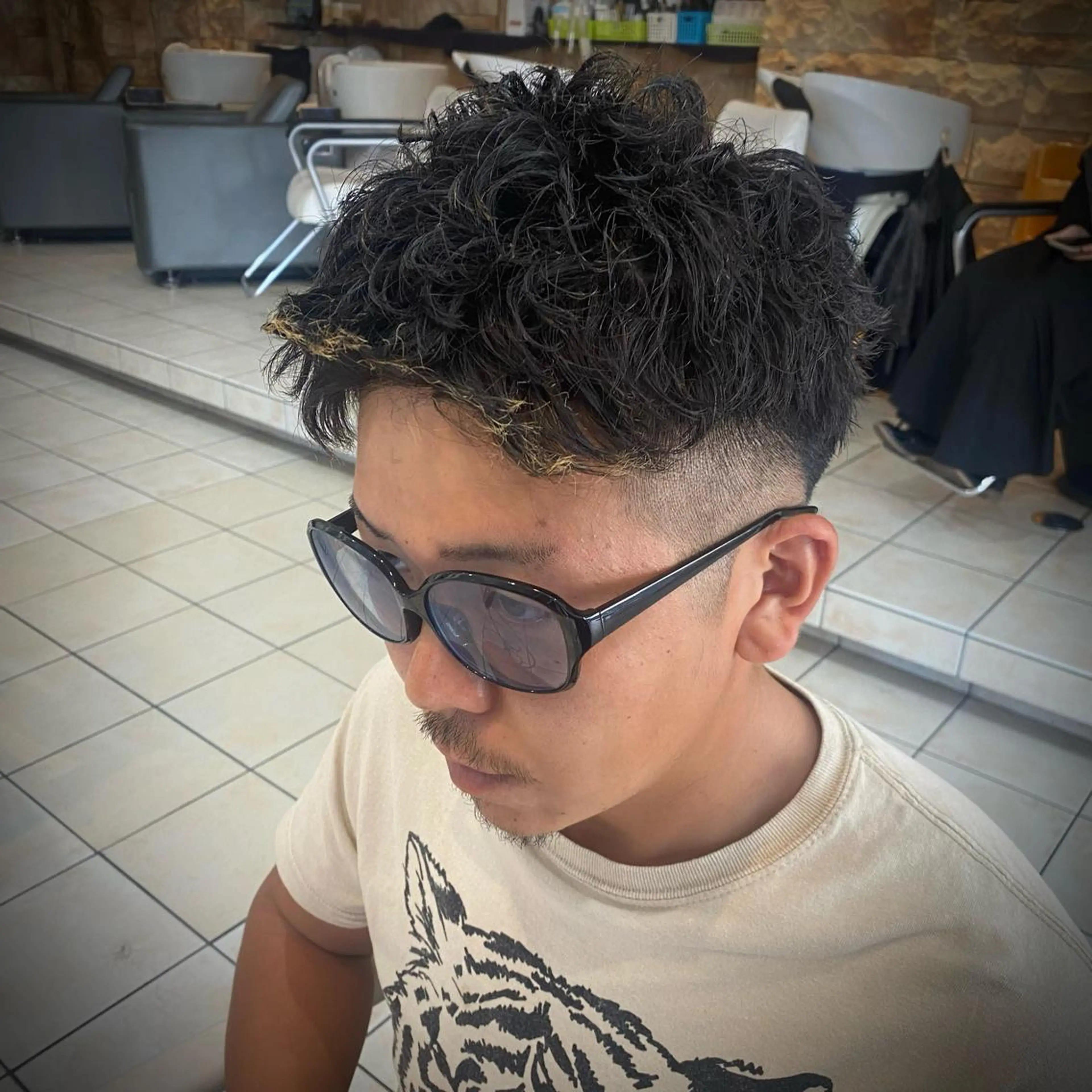 ショート メンズ カット ヘアカラー メンズパーマ/ メッシュ😎タクミのヘアスタイル