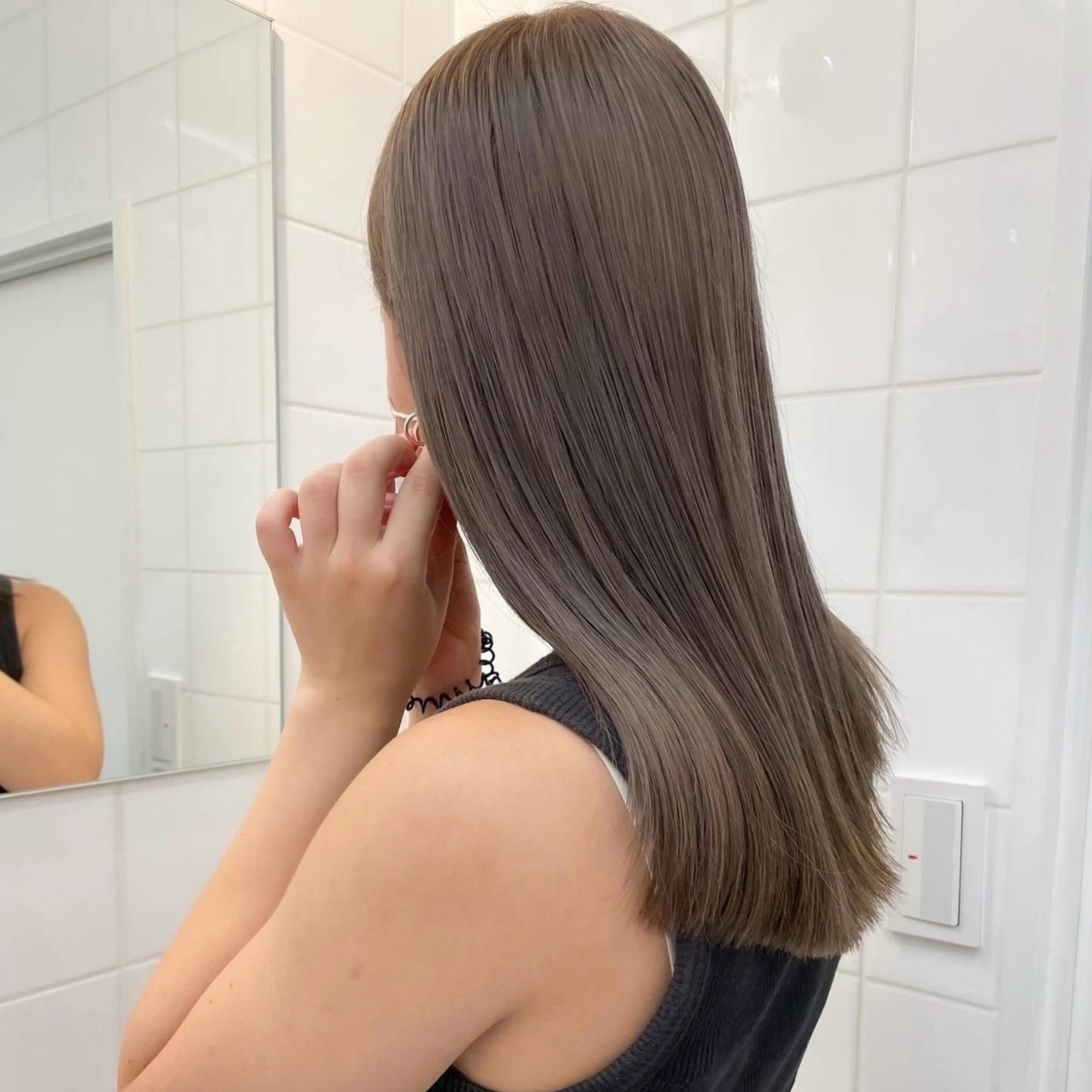 セミロング ヘアカラー トリートメント 🧚🏻透明感カラー 🫧フウワのヘアスタイル