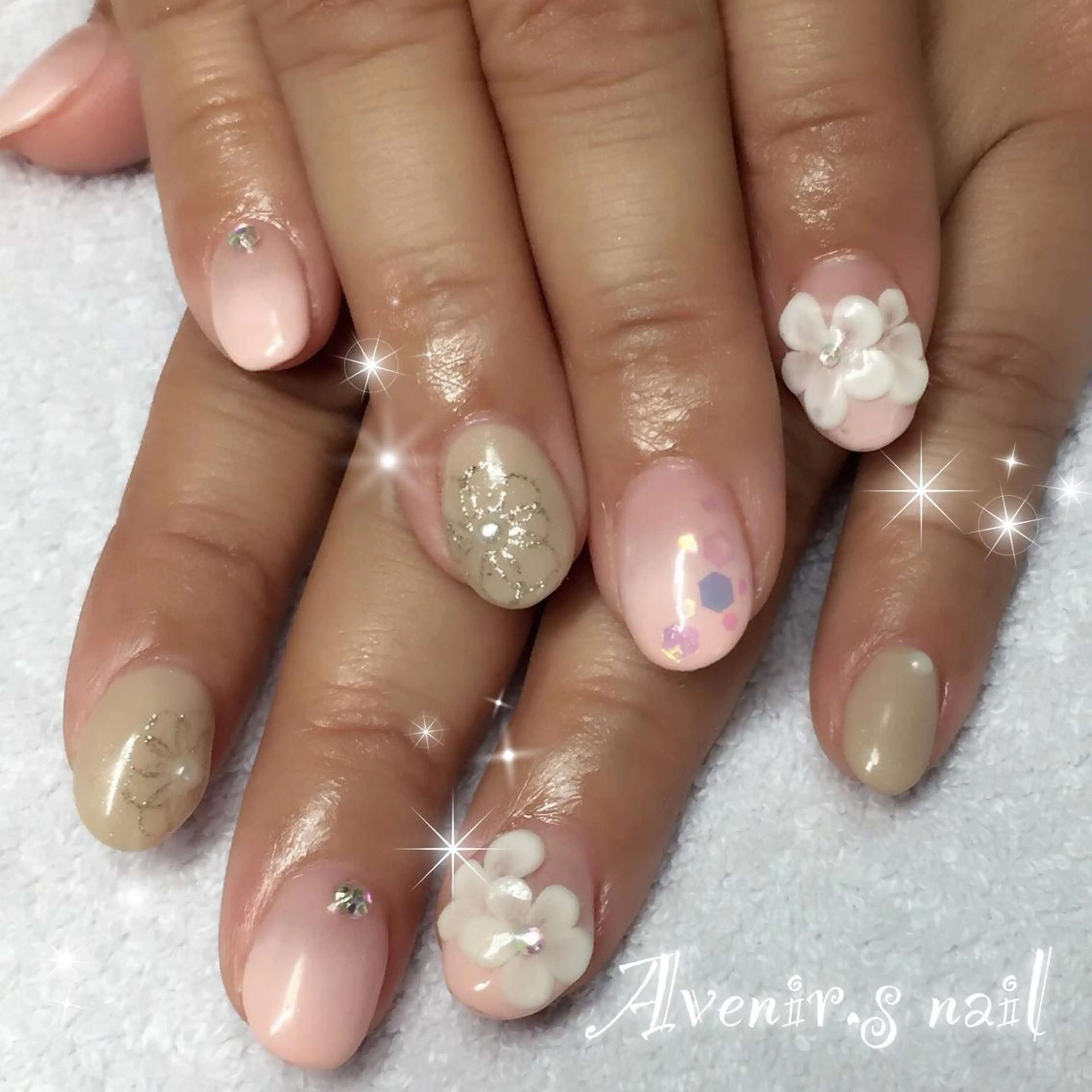 ネイル フラワーネイル ジェルネイル スカルプネイル Home Salon Avenir.のネイルデザイン