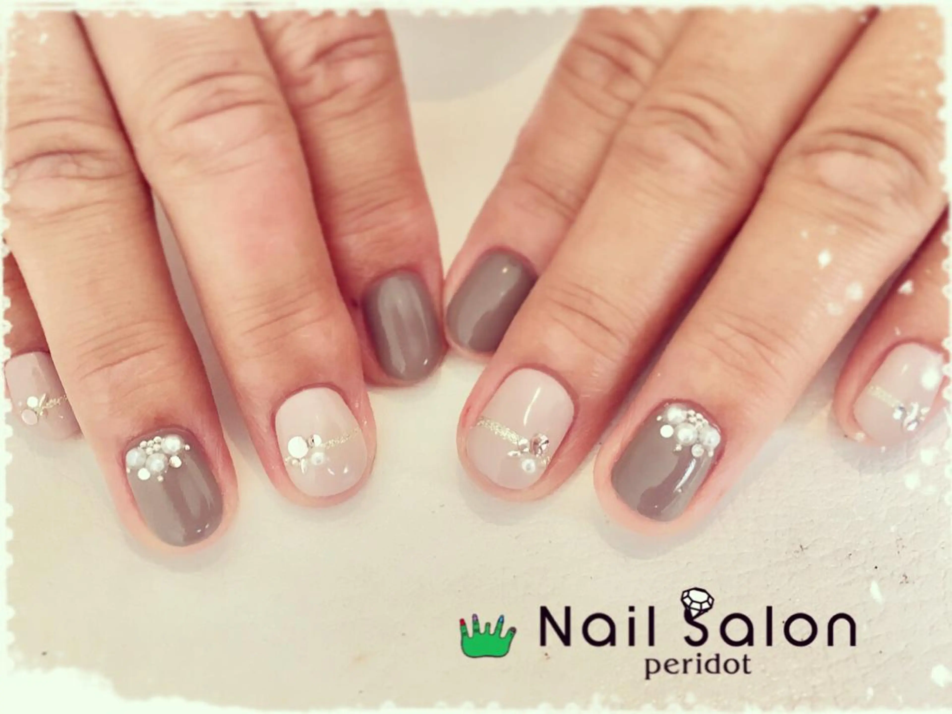 ネイル ペリドット えみのネイルデザイン