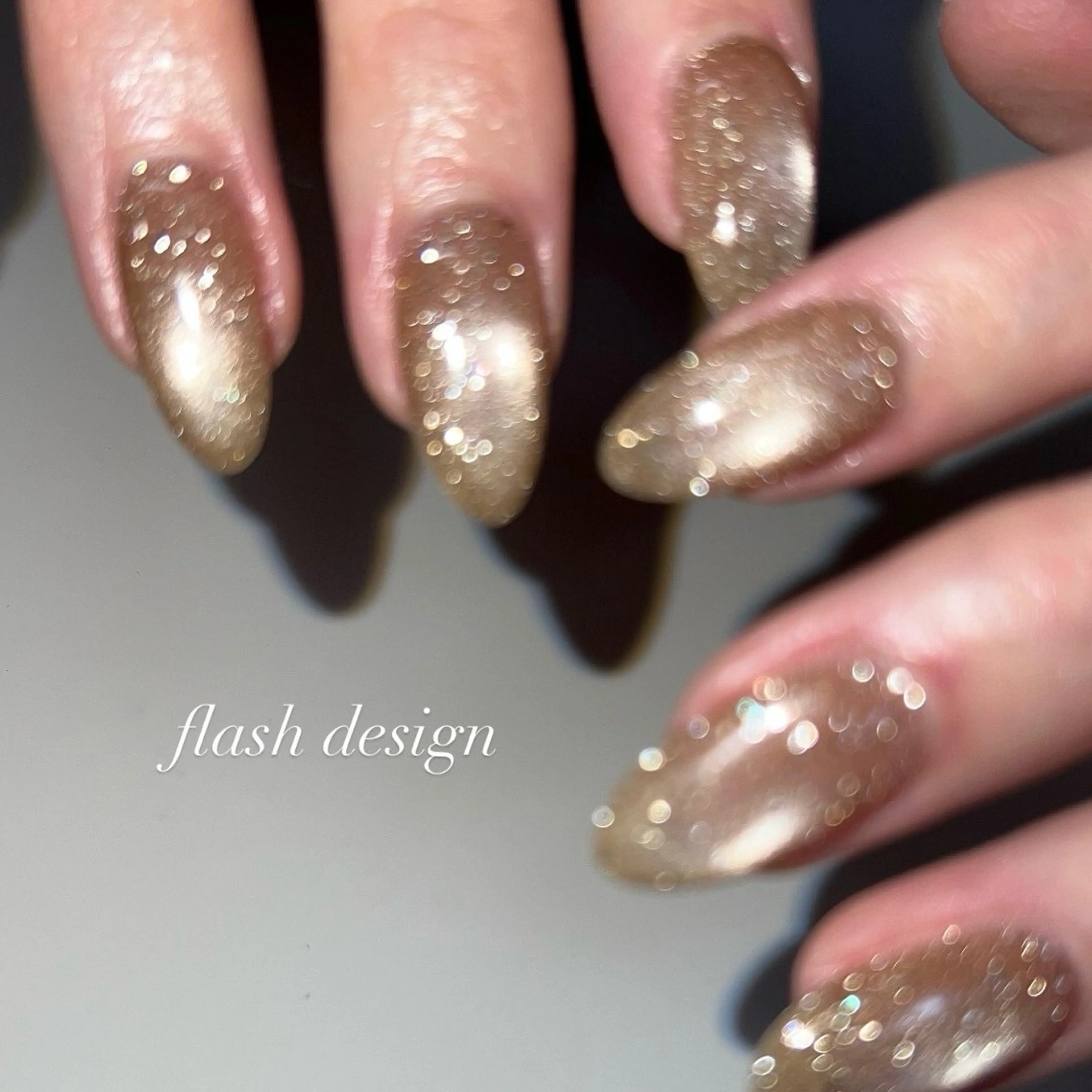 ［hand］フラッシュの写真