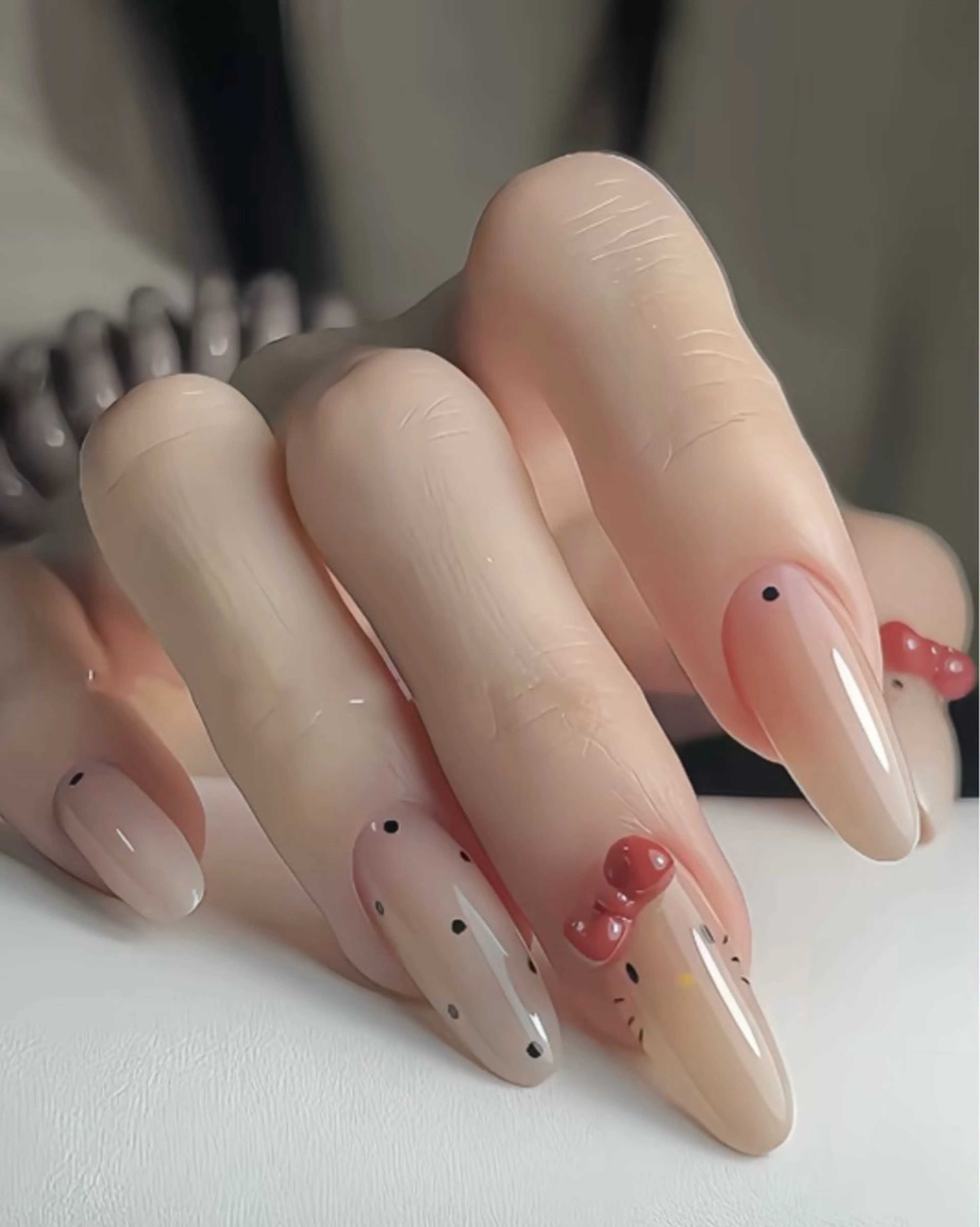 ネイル チークネイル 長さ出し フラワーネイル フレンチネイル ガーリー sun nail池袋 モデル募集のネイルデザイン