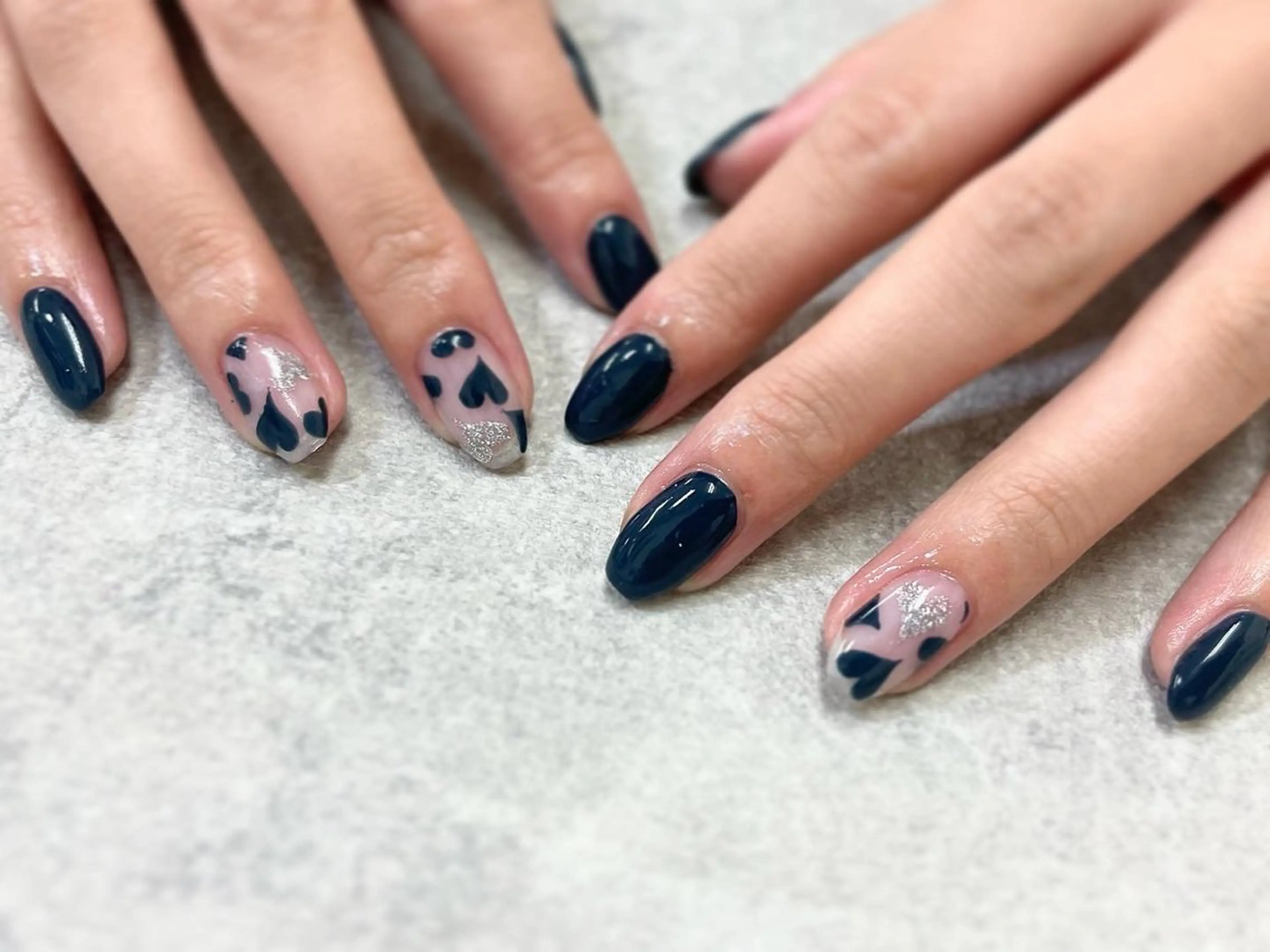 ネイル ハート ネイビー ワンカラーネイル スクエアネイル ハンドネイル foglia❁﻿. ⌇﻿imamuraのネイルデザイン