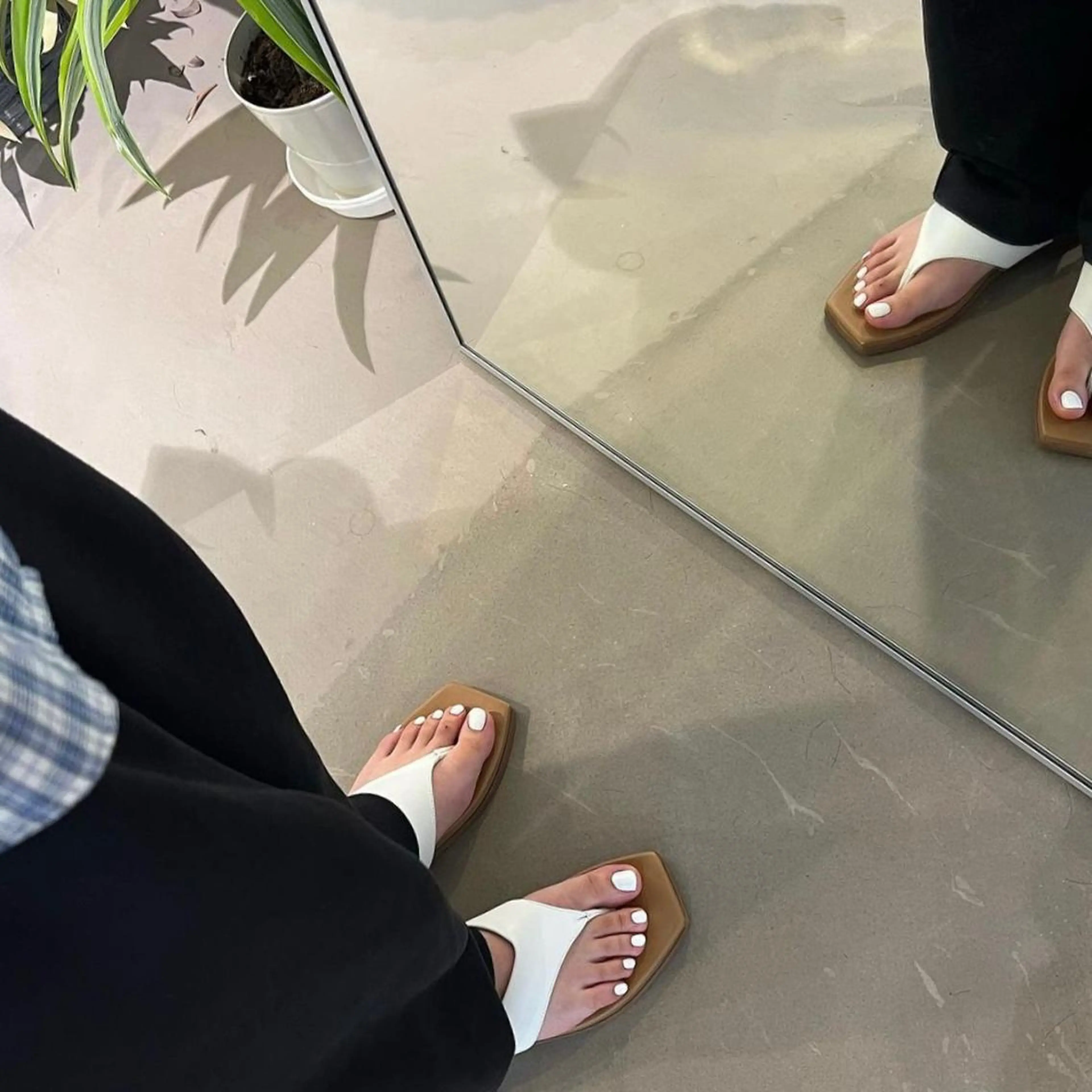 【他店オフあり】paragel🪿foot one color🤍の写真