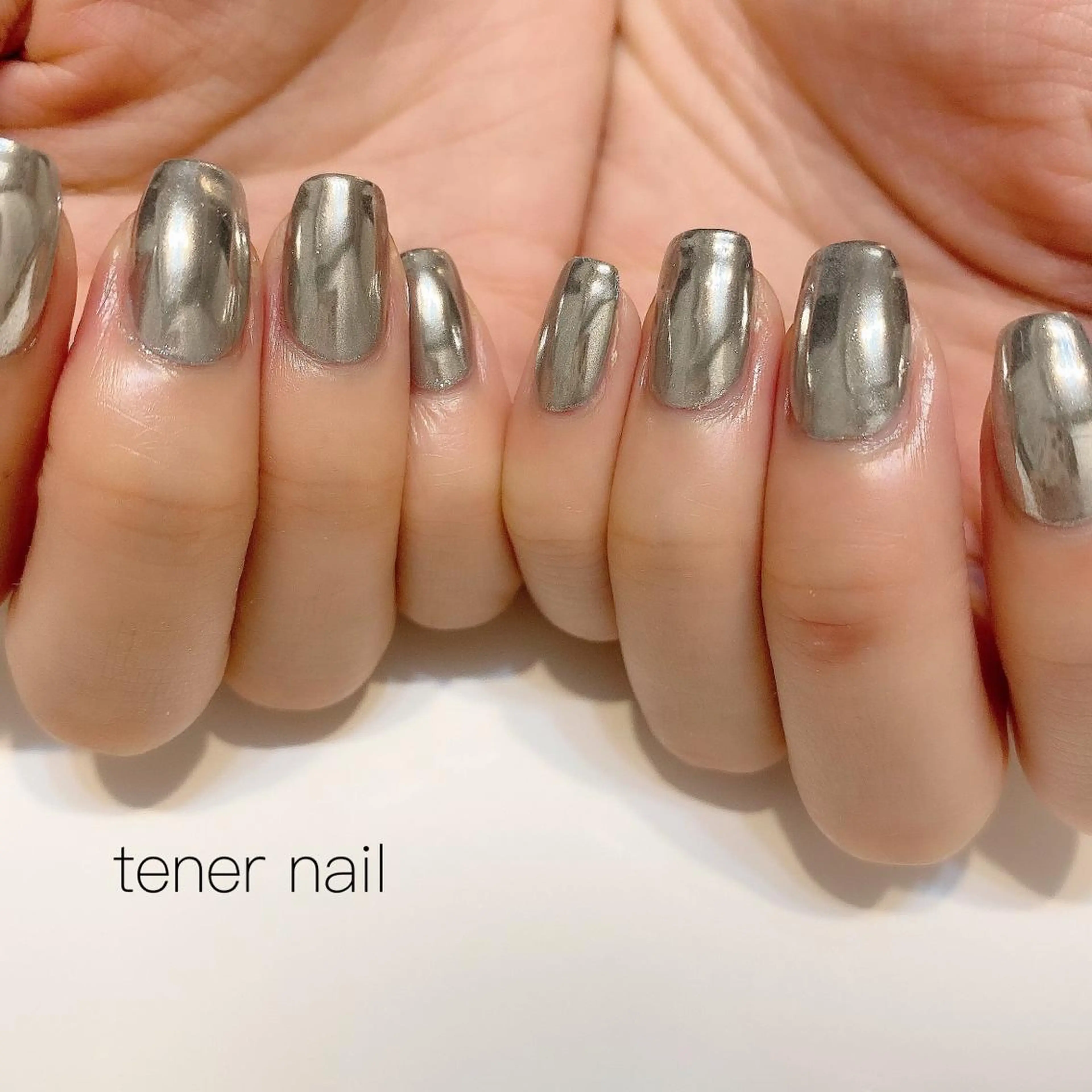 ネイル ミラーネイル シルバー tener  nail  テネルネイル所属・テネルネイル tener nailのネイルデザイン