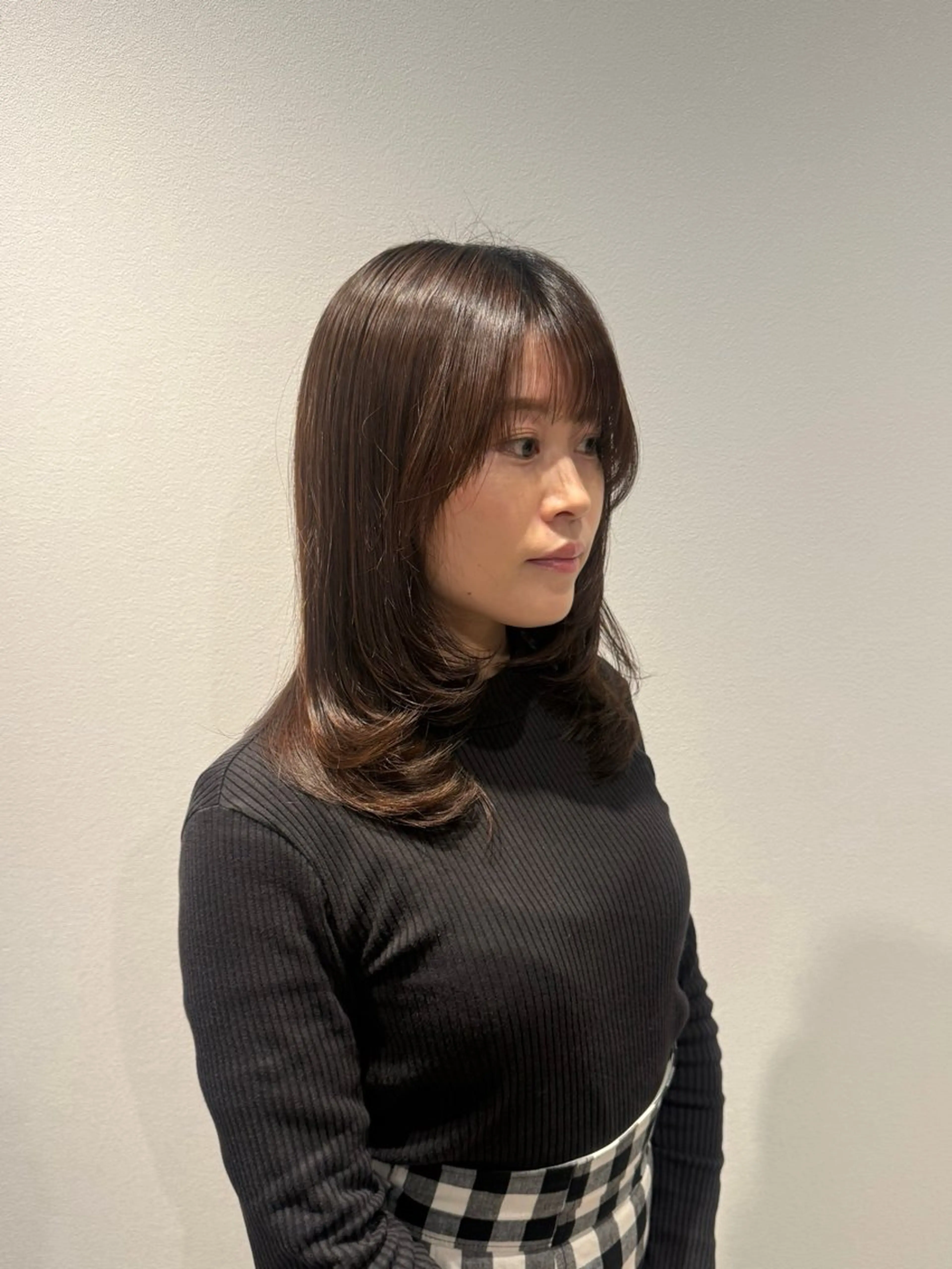 ミディアム 顔まわりレイヤー 顔周りカット レイヤーカット 小顔カット 栗原 莉玖のヘアスタイル