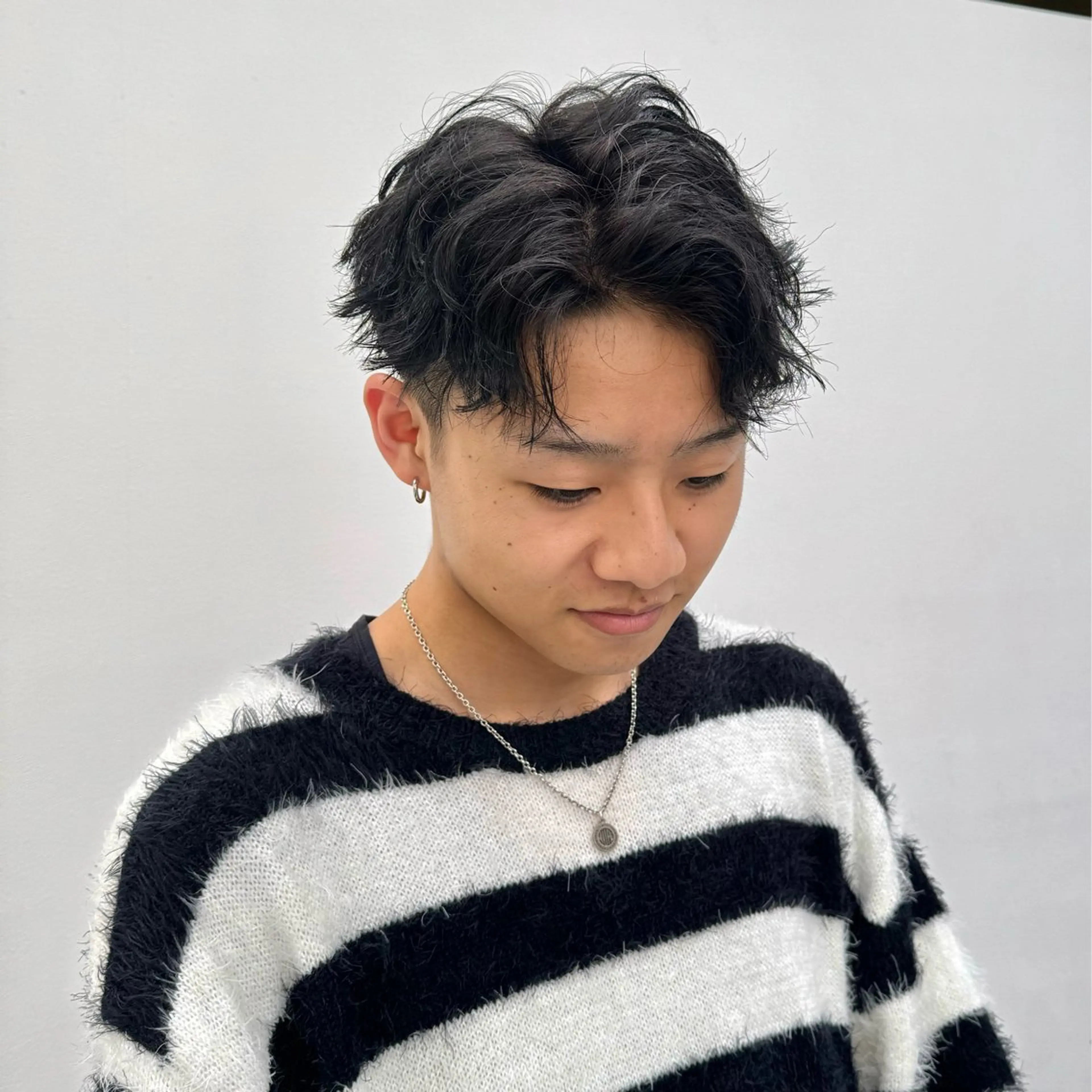 ショート カラー ヘアアレンジ メンズ メンズショート ショートヘア 外ハネヘア 顔まわりカット の達人のヘアスタイル