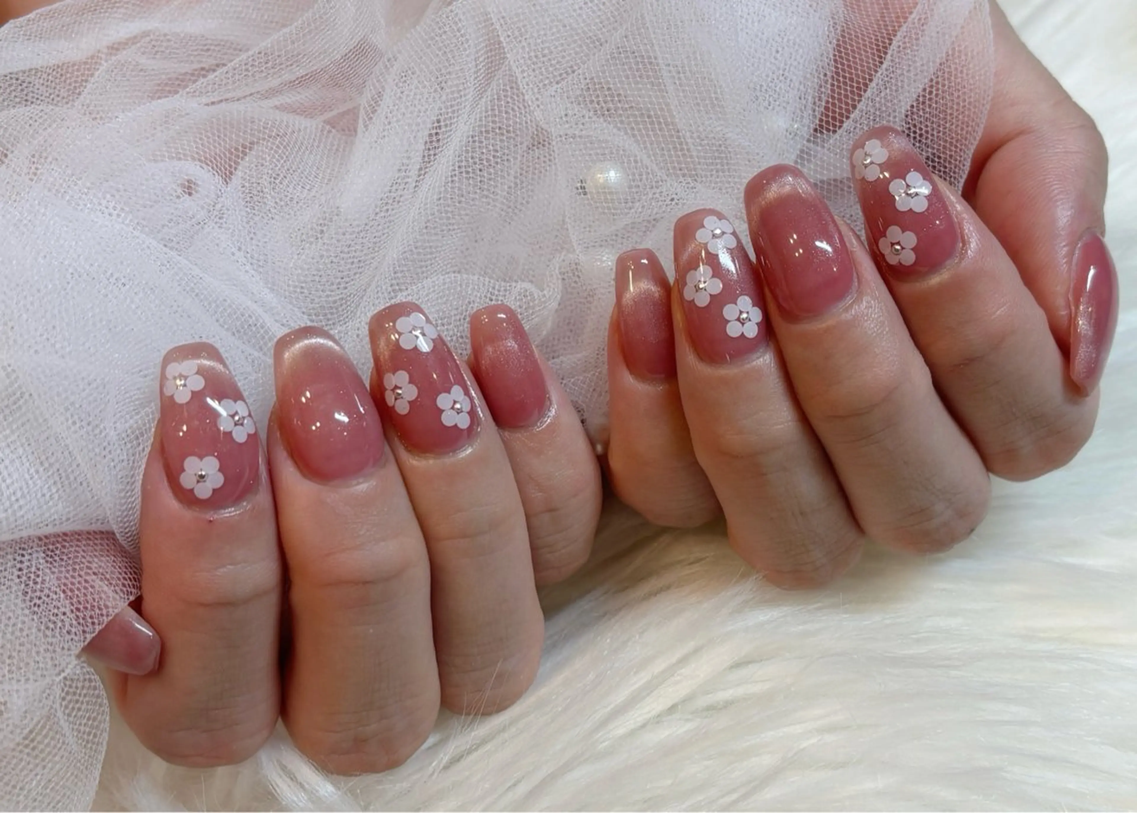 ネイル ハンドネイル le'a-レア-【ア イ×ネイル×眉】のネイルデザイン