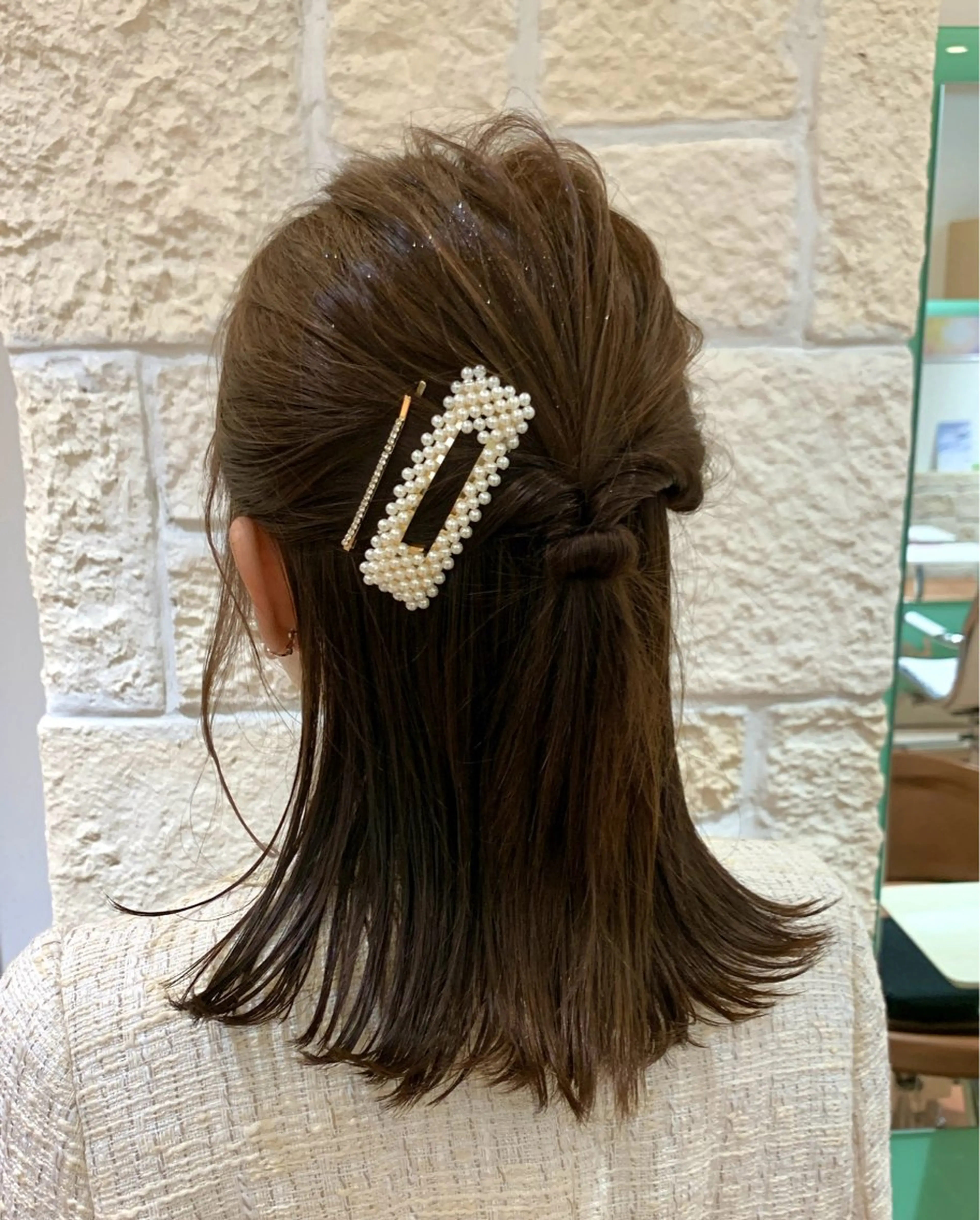 ミディアム ヘアアレンジ Lamp 柏 山口 か乃 ブリーチカラーのヘアスタイル