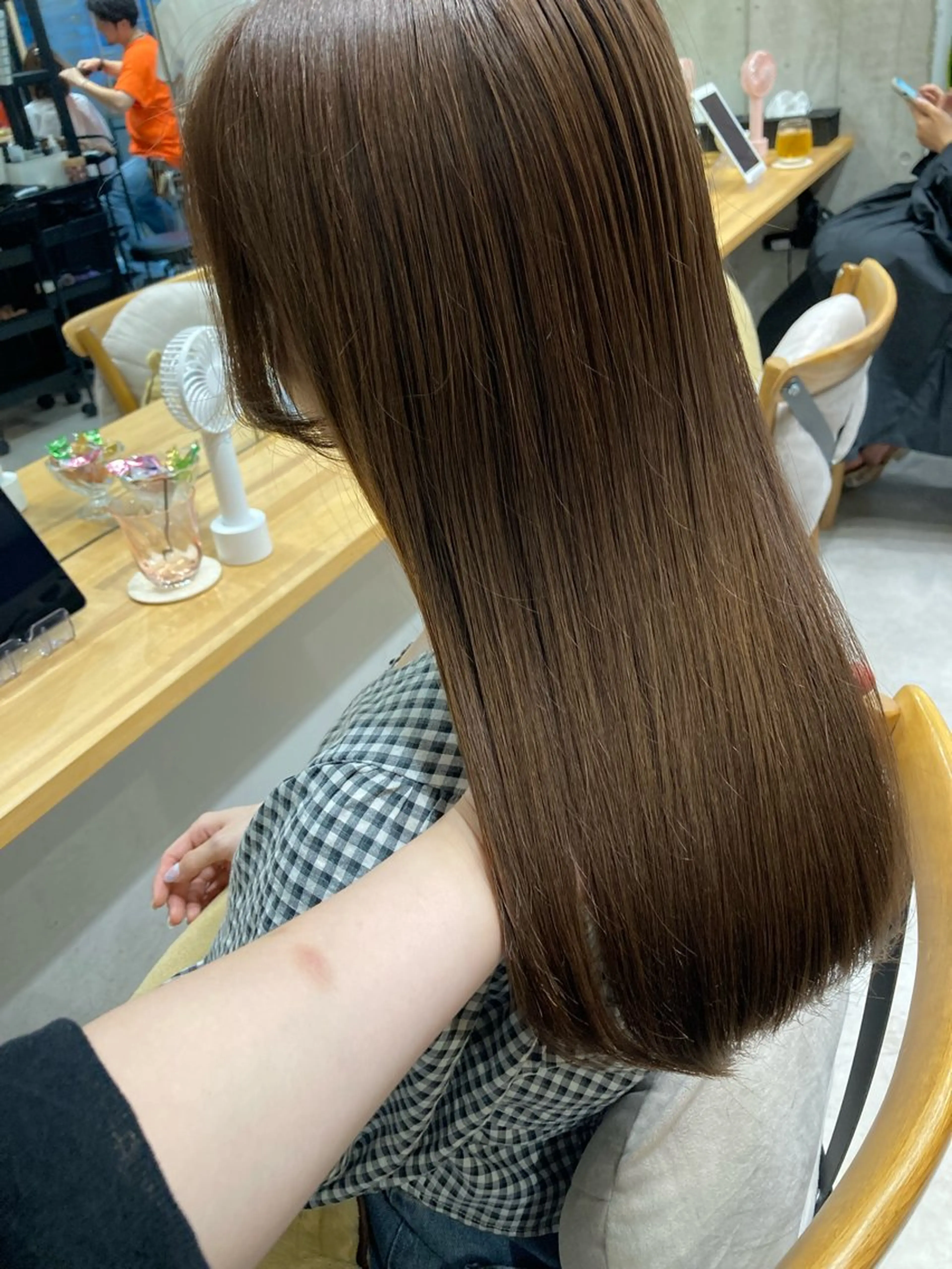 セミロング ✨色持ちの良い艶 カラー✨蟹江真世のヘアスタイル