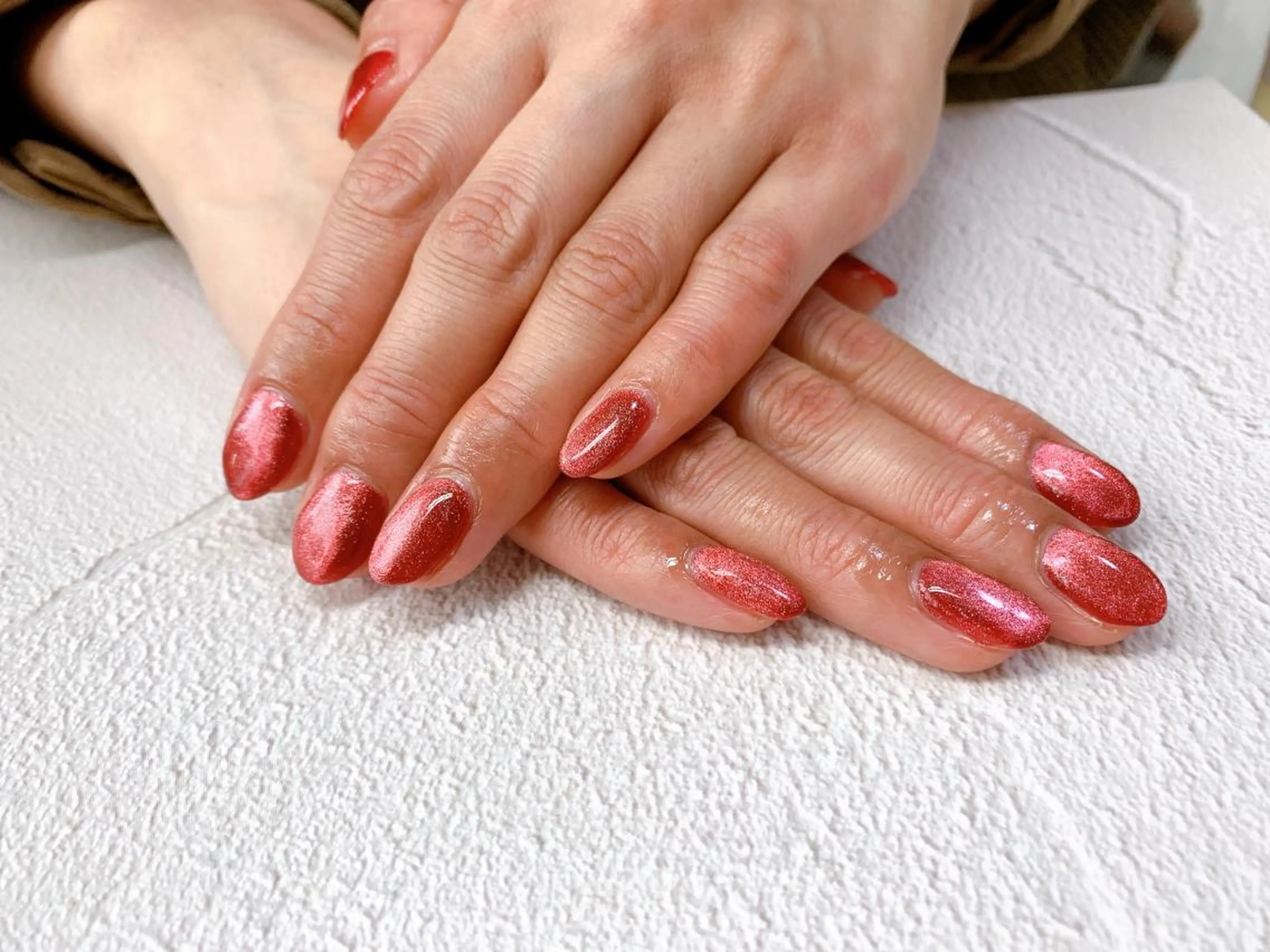 ネイル マグネットネイル 赤色 ハンドネイル 痩身/脱毛/ネイル HARUKAのエステ・リラクイメージ