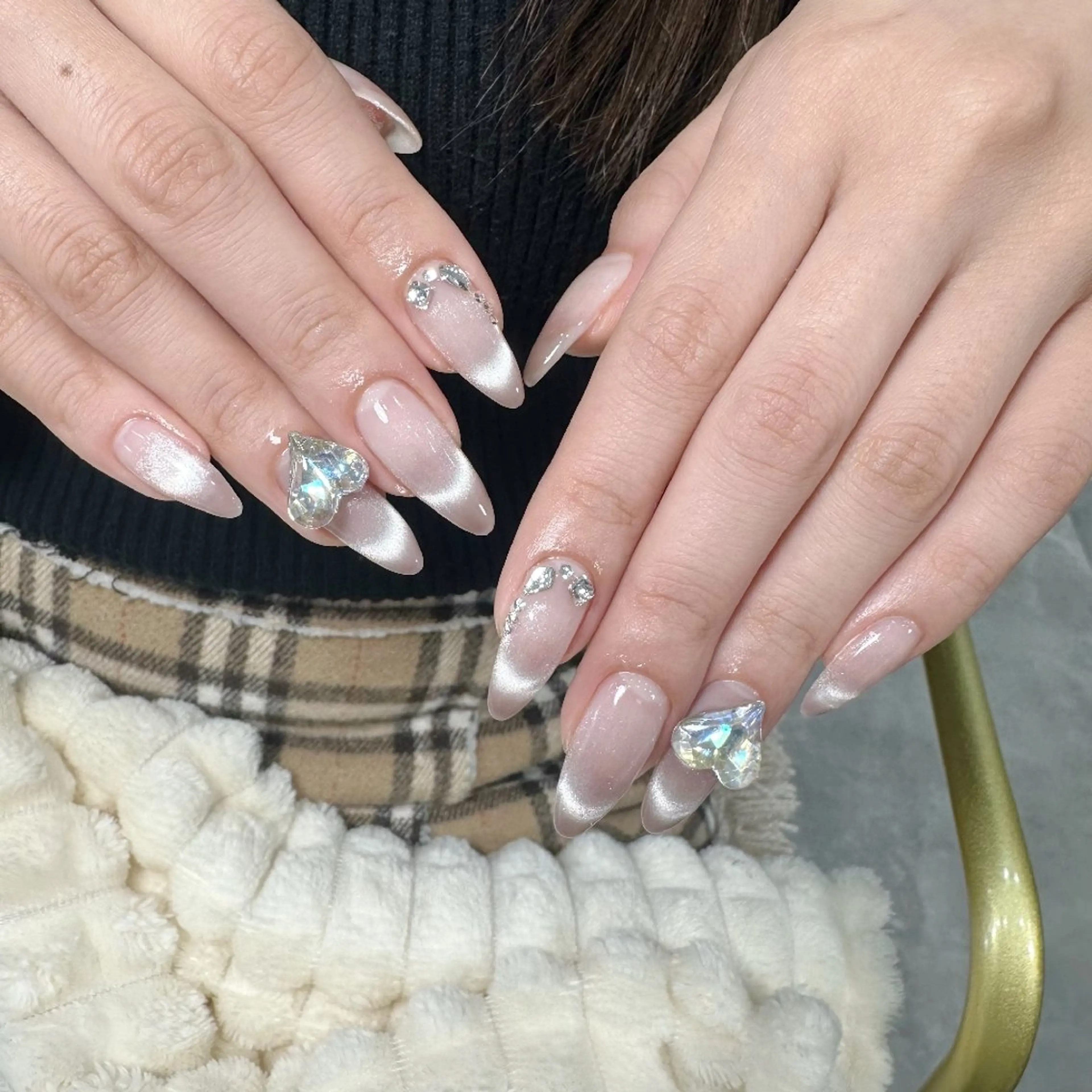 ネイル チークネイル フレンチネイル ジェルネイル ガラスフレンチ キラキラネイル ハンドネイル UM Nail Salonのネイルデザイン