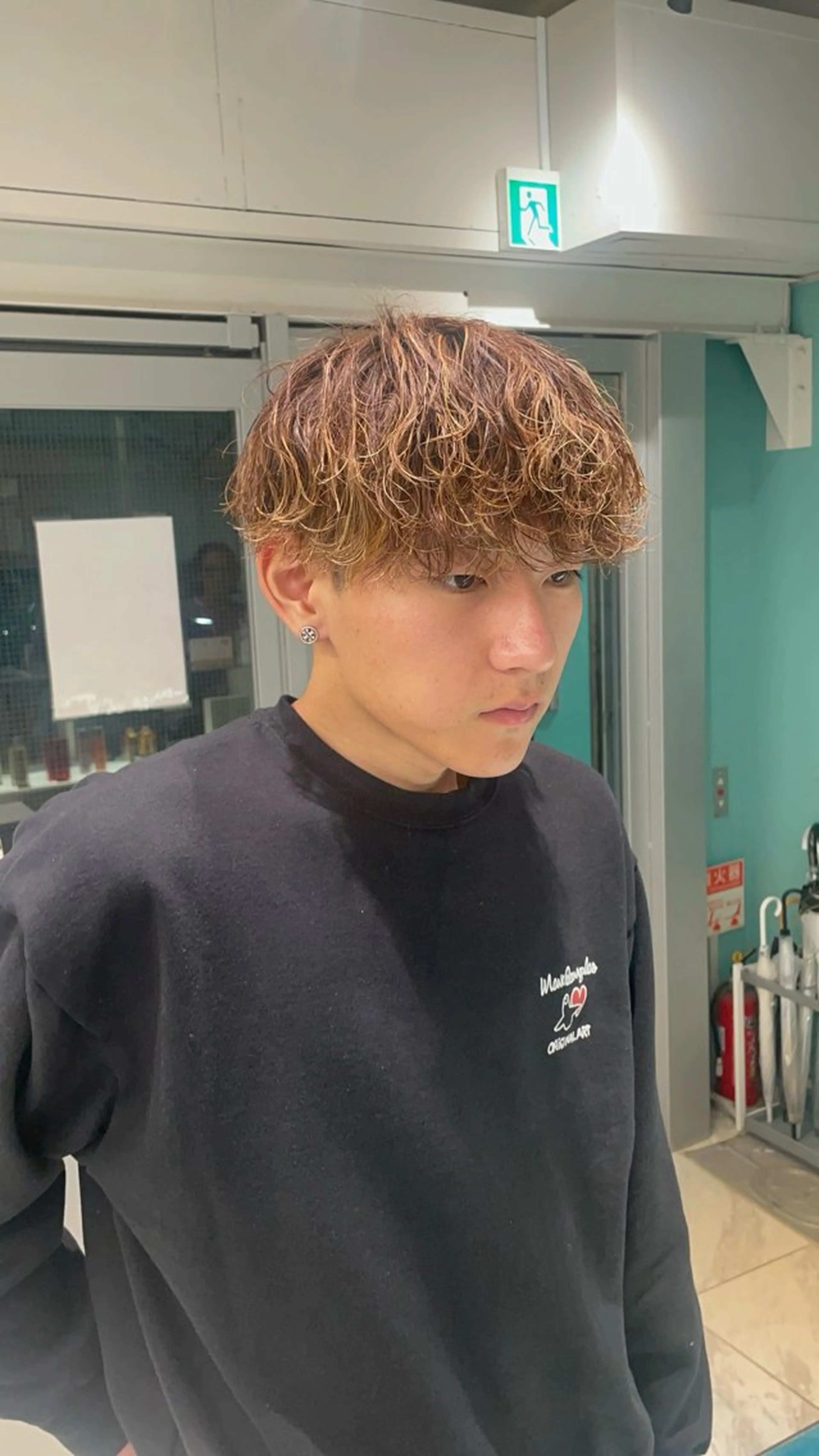 ショート パーマ メンズ メンズパーマ 波巻きパーマ メンズ特化型美容師 sakuraのヘアスタイル