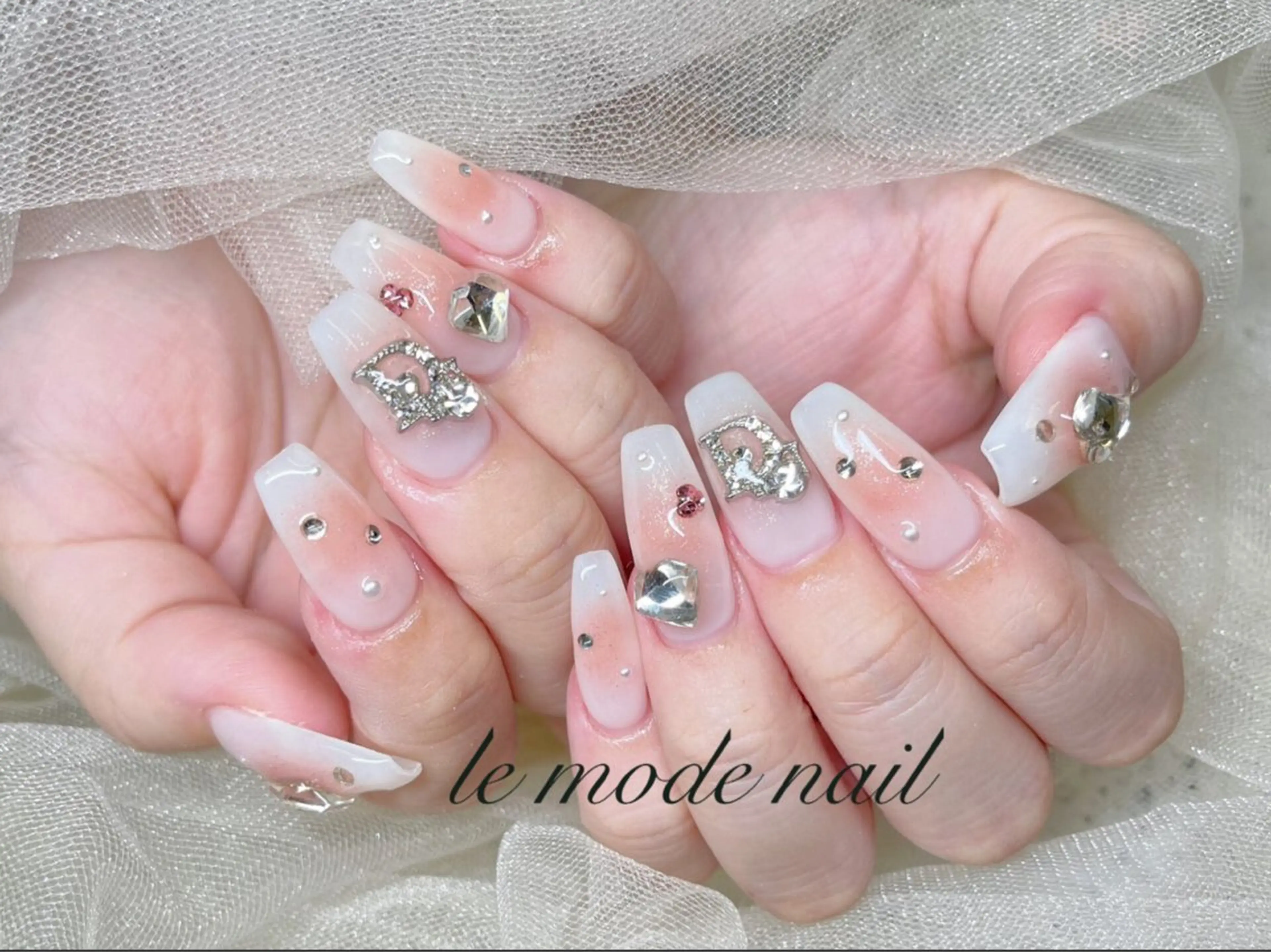 ネイル ハンドネイル 💗キラネイル💗 モチ最高のネイルデザイン