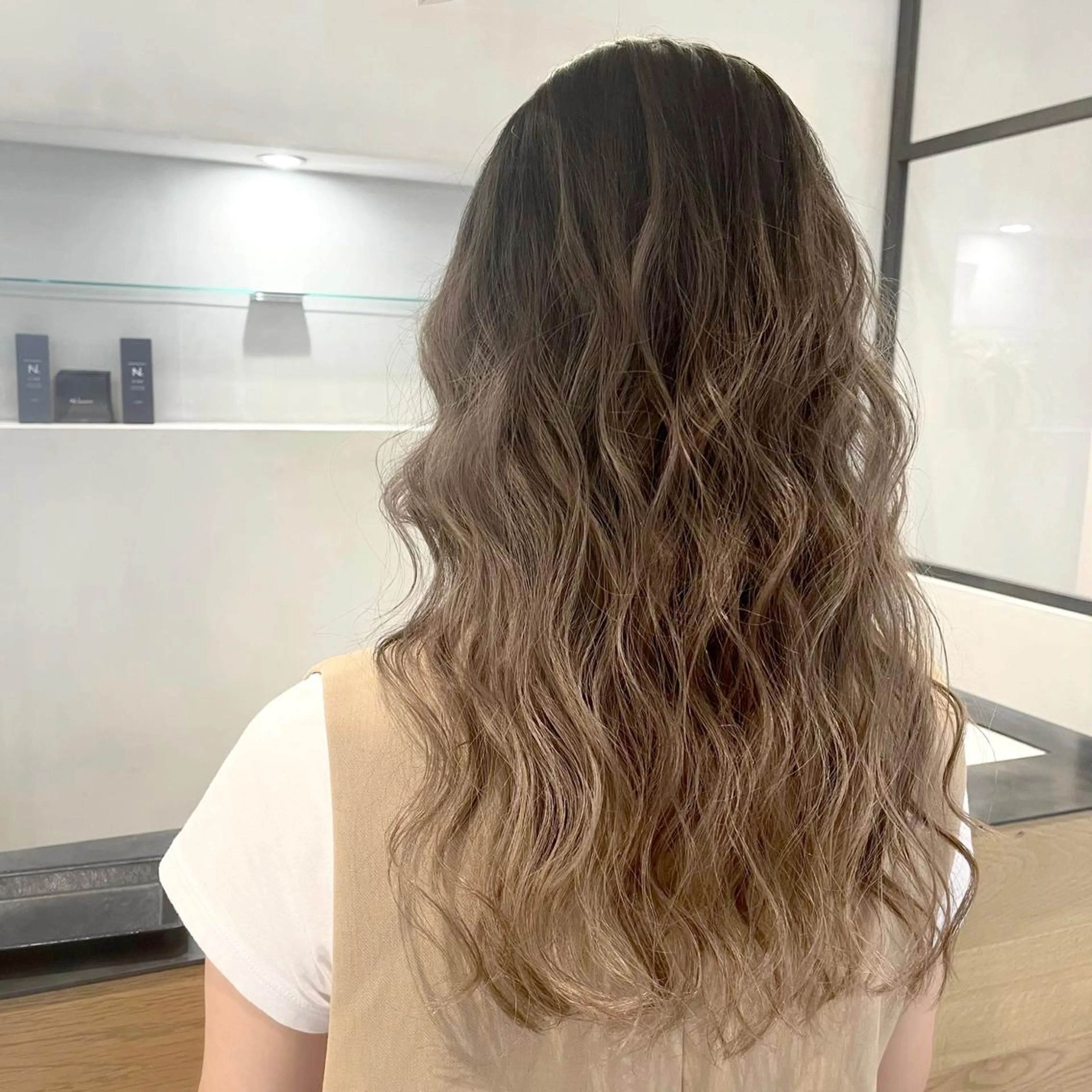 セミロング カラー ヘアアレンジ バレイヤージュ デザインカラー ハイライトカラー 外国人風カラー ハイライト カット ヘアカラー トリートメント アンドウ ユウ/ レイヤーカット/韓国のヘアスタイル