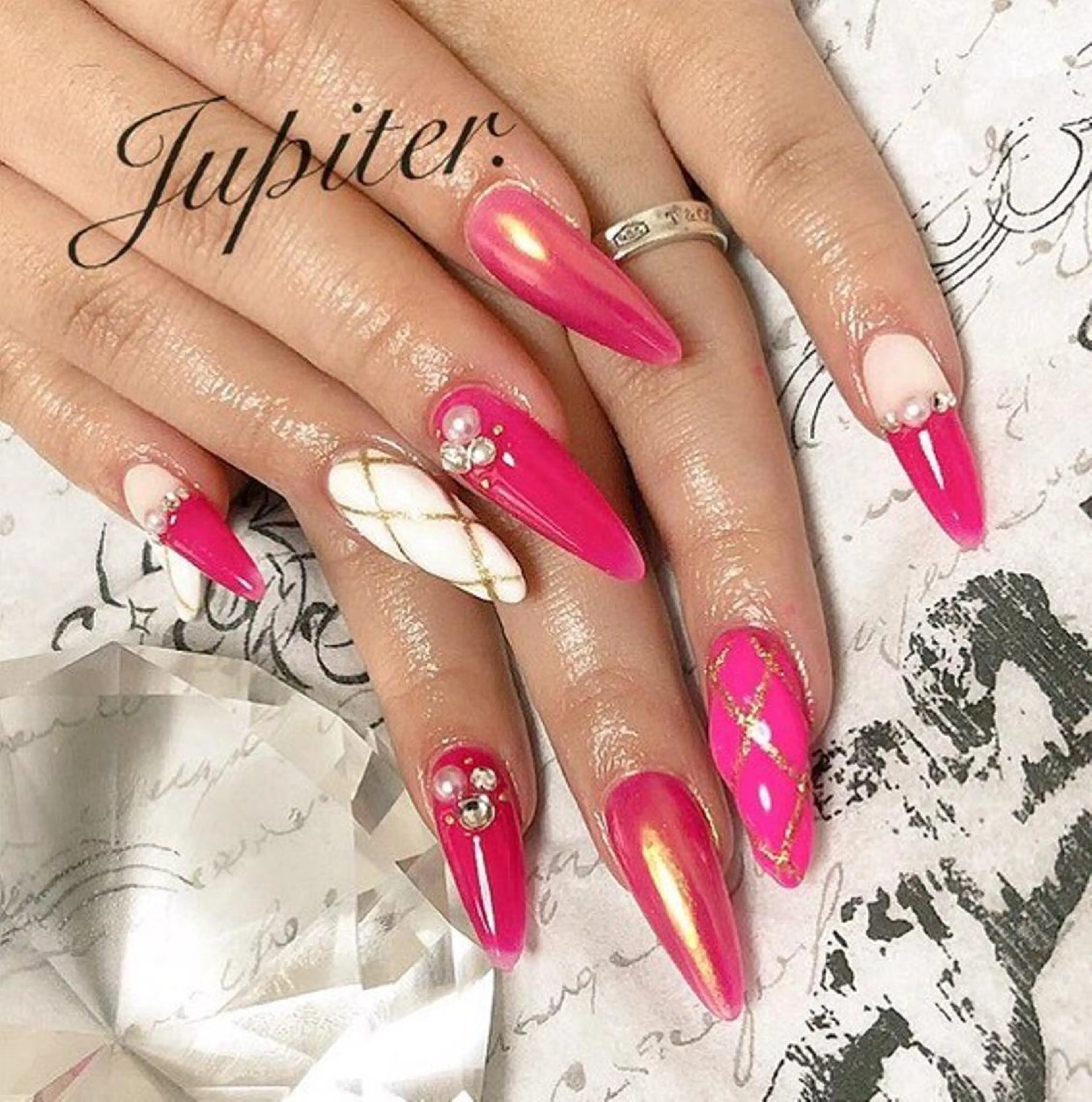 ネイル オーロラネイル ピンク PrivateSalon Jupiter所属・Jupiter .のネイルデザイン