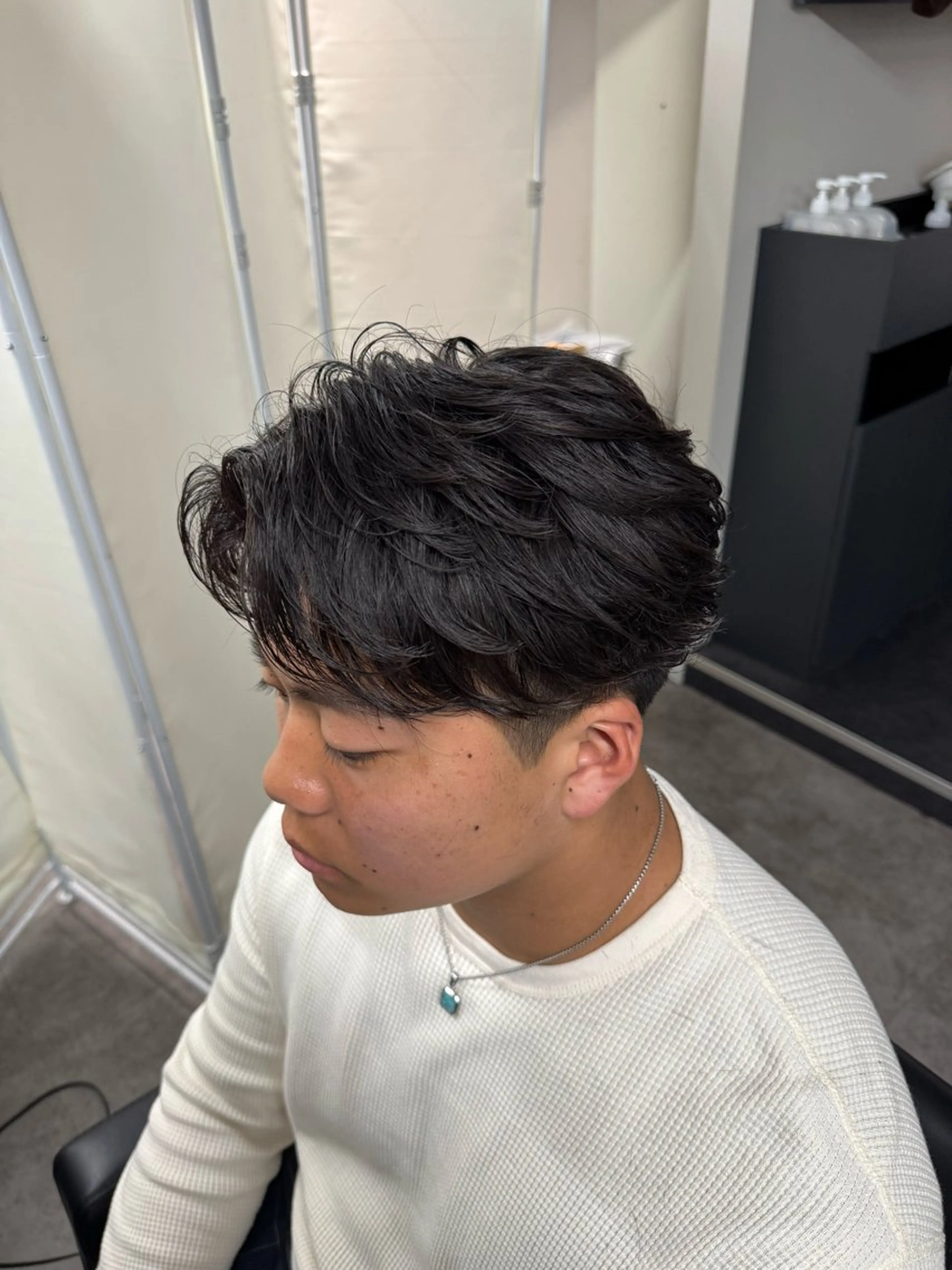 パーマ メンズ センターパート メンズパーマ ニュアンスパーマ カット パーマ 立川韓国メンズヘア ニュアンスパーマ安井のヘアスタイル