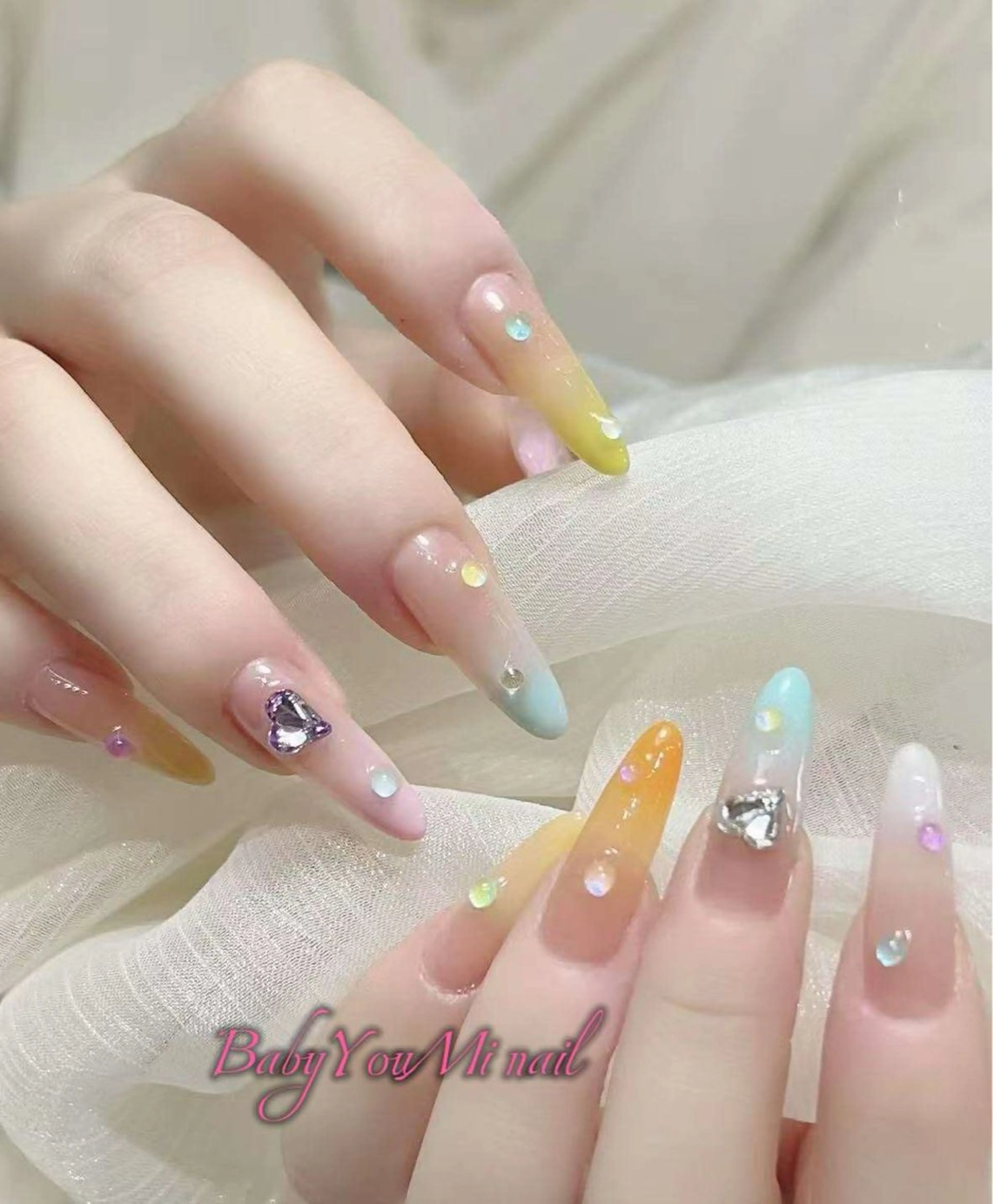 ネイル オーロラネイル フラワーネイル フットネイル フレンチネイル ジェルネイル ハンドネイル 相沢 さやかのネイルデザイン