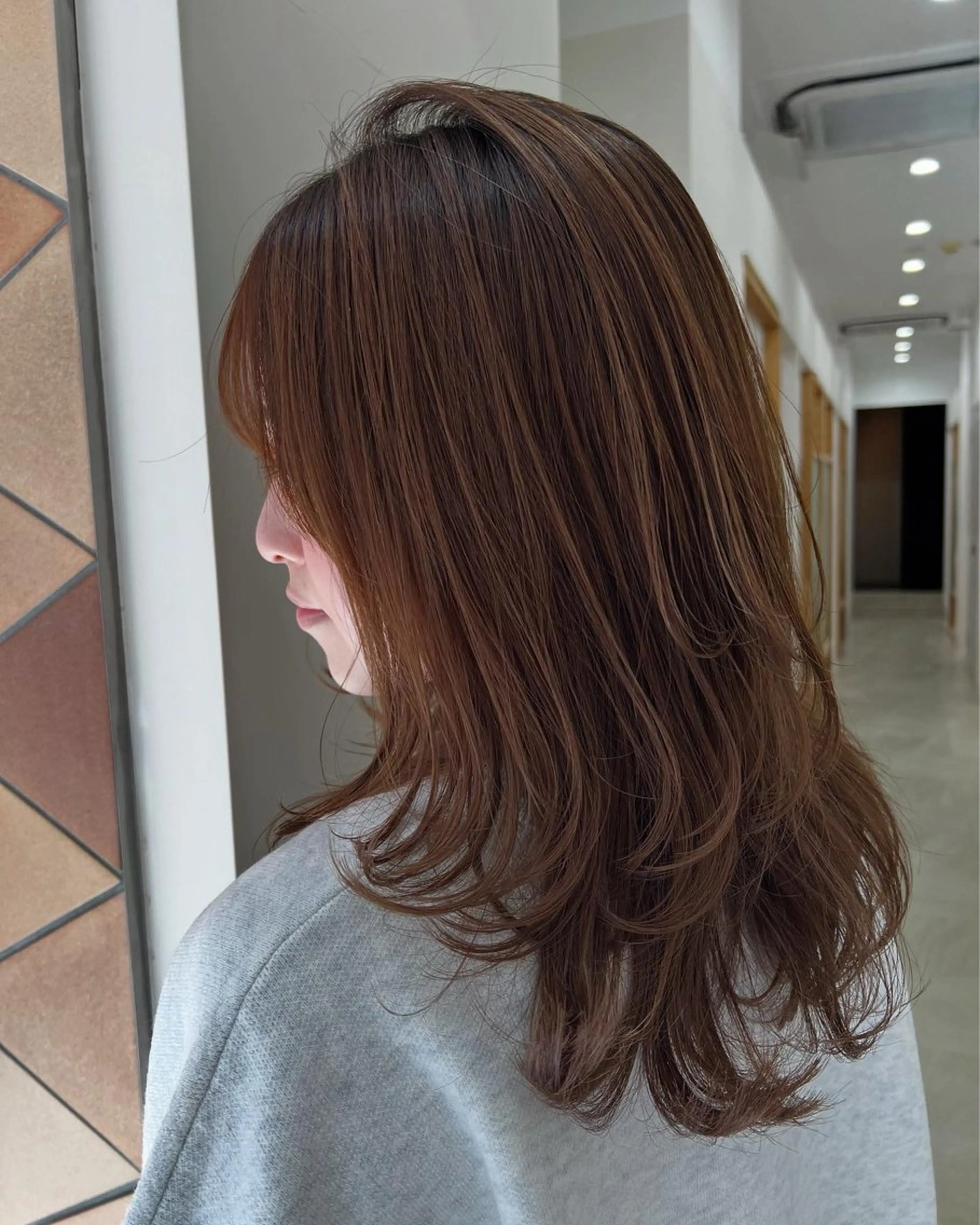 ミディアム カット ヘアカラー トリートメント 暗髪/艶髪/Ono .のヘアスタイル