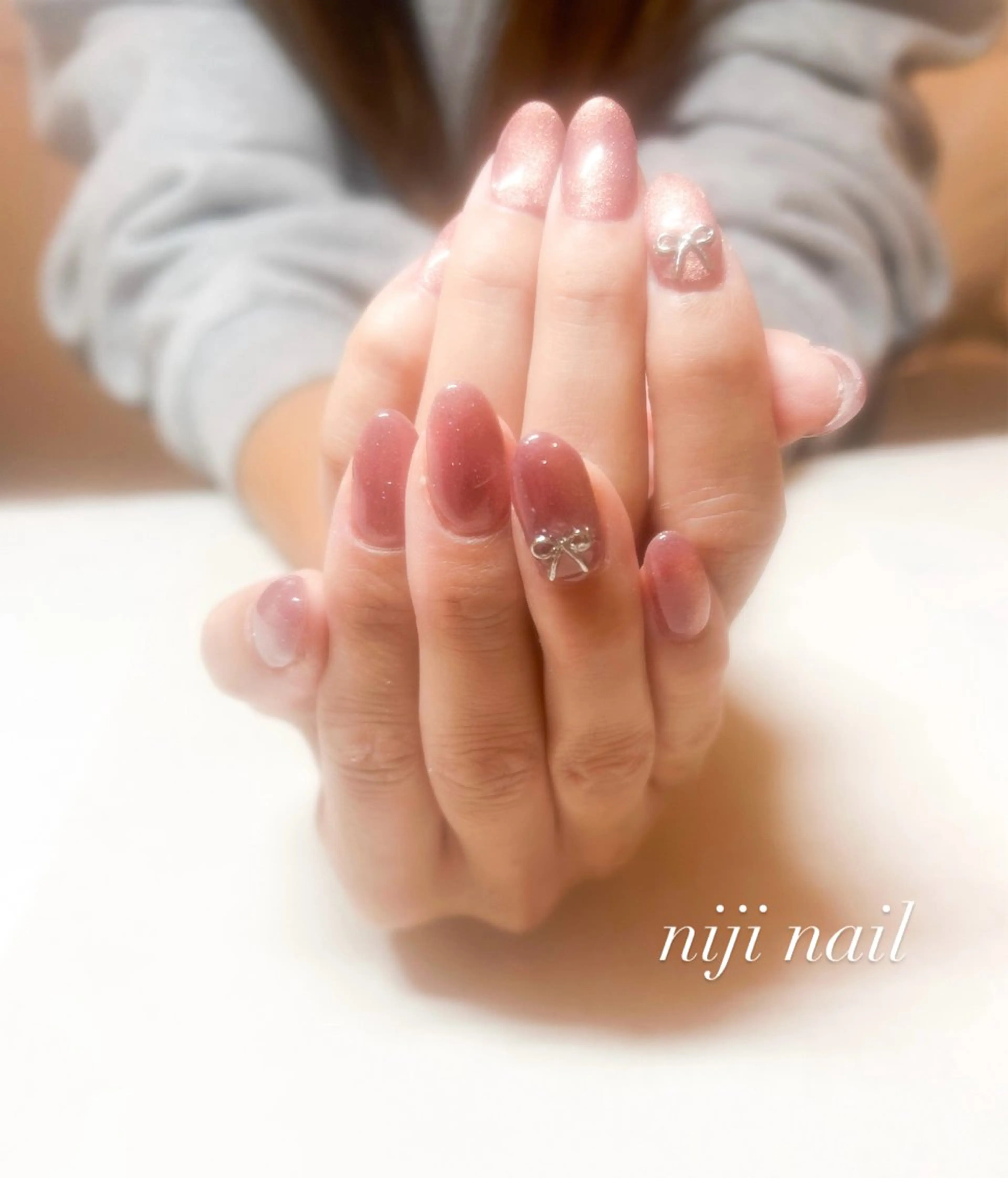 ネイル マグネットネイル マグネットワンカラー ワンカラーネイル リボン sun nailのネイルデザイン