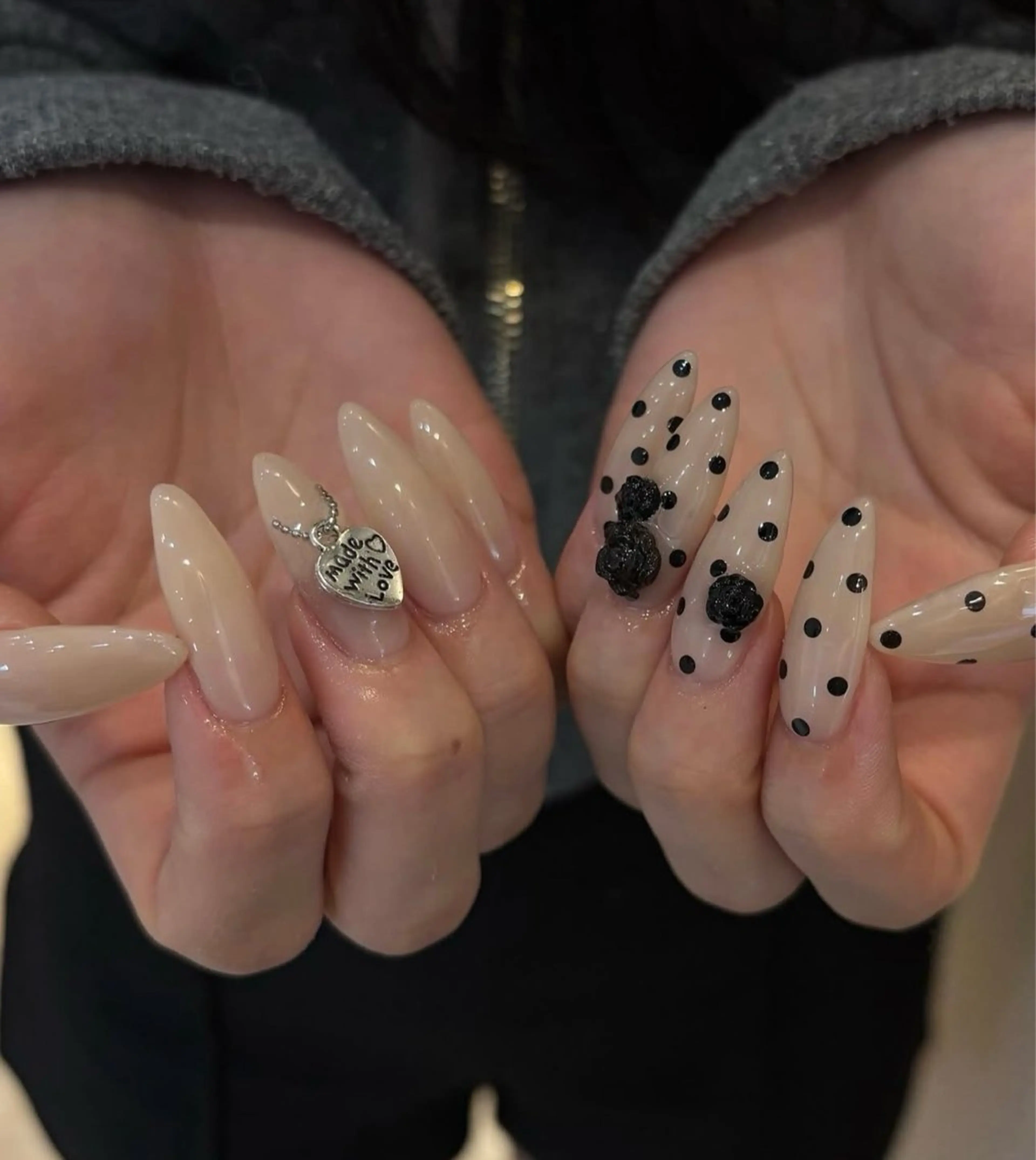ネイル グラデーション キラキラネイル ワンカラーネイル 冬ネイル Jenn Nail Salonのネイルデザイン