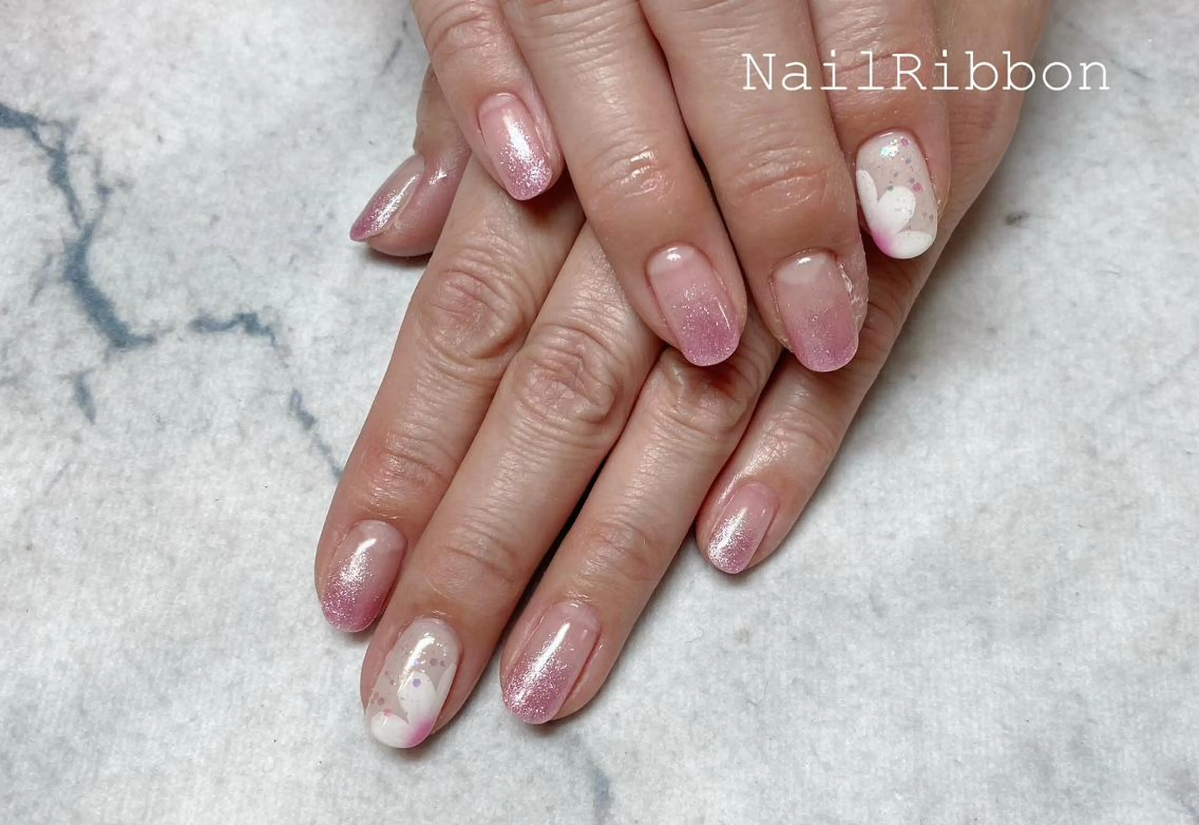 ネイル ネイルリボン 受付スタッフのネイルデザイン