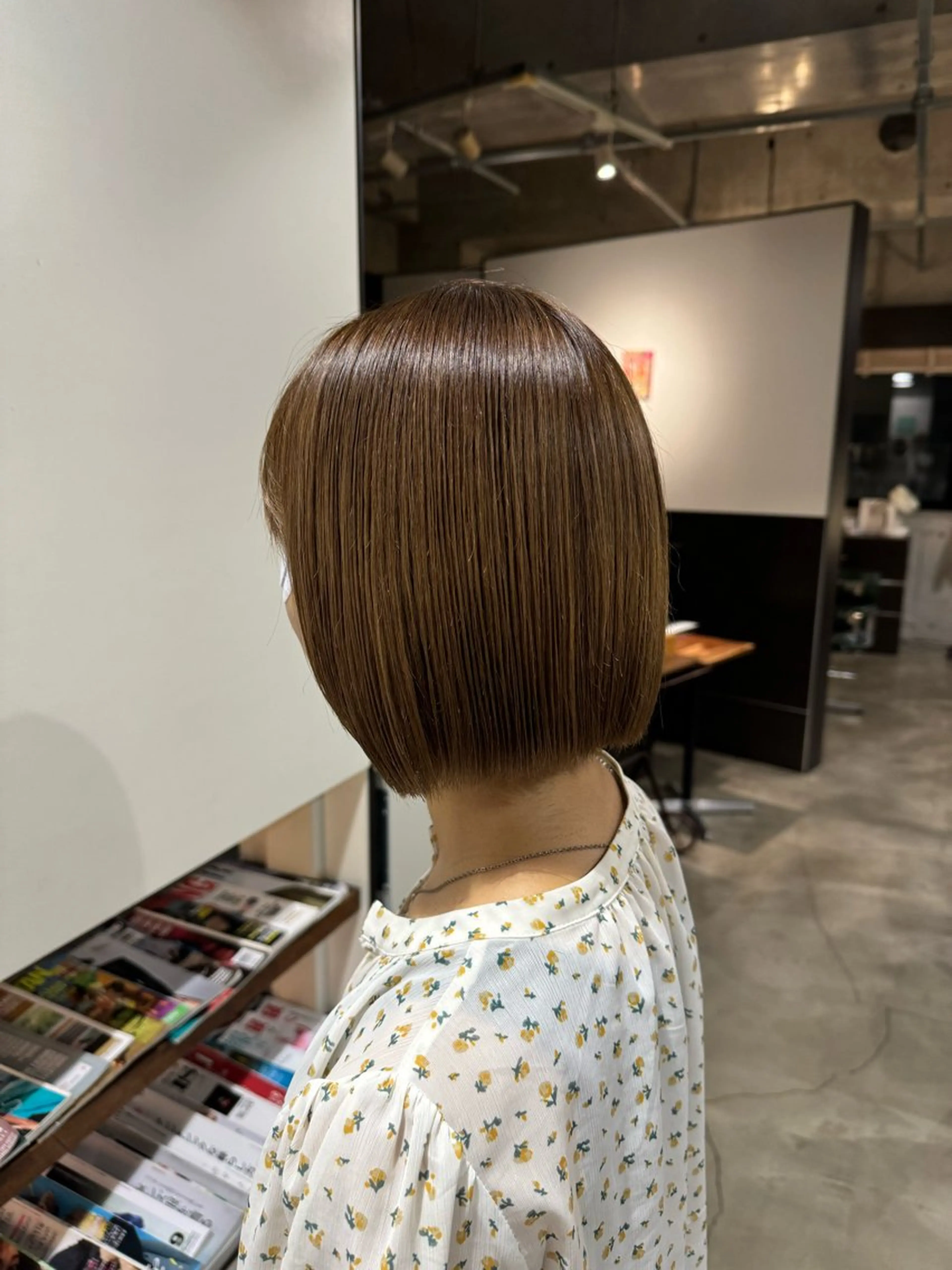 ミディアム タツキ／レイヤー／ パーマ／艶カラーのヘアスタイル