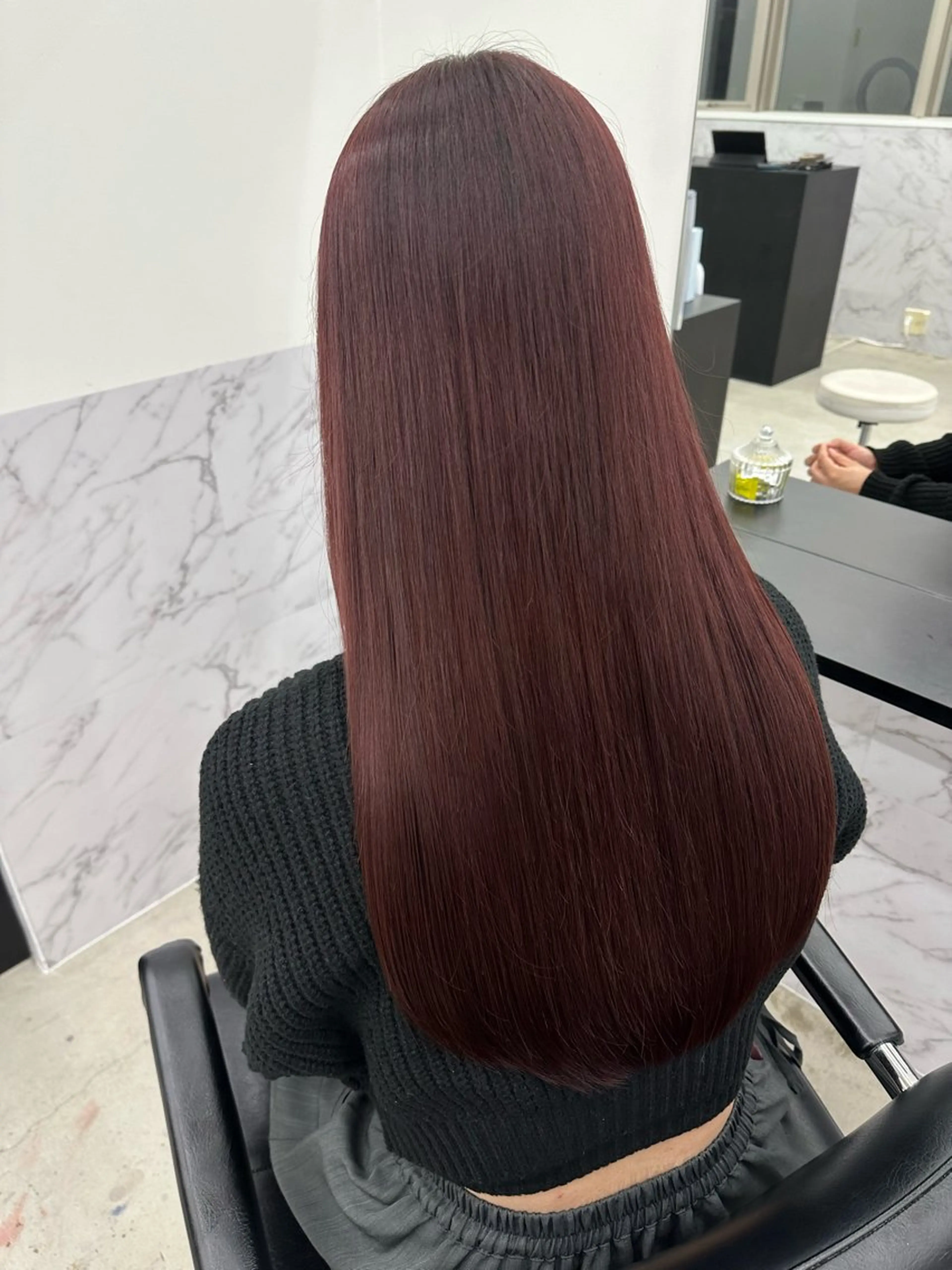 カラー 服部 しおんのヘアスタイル