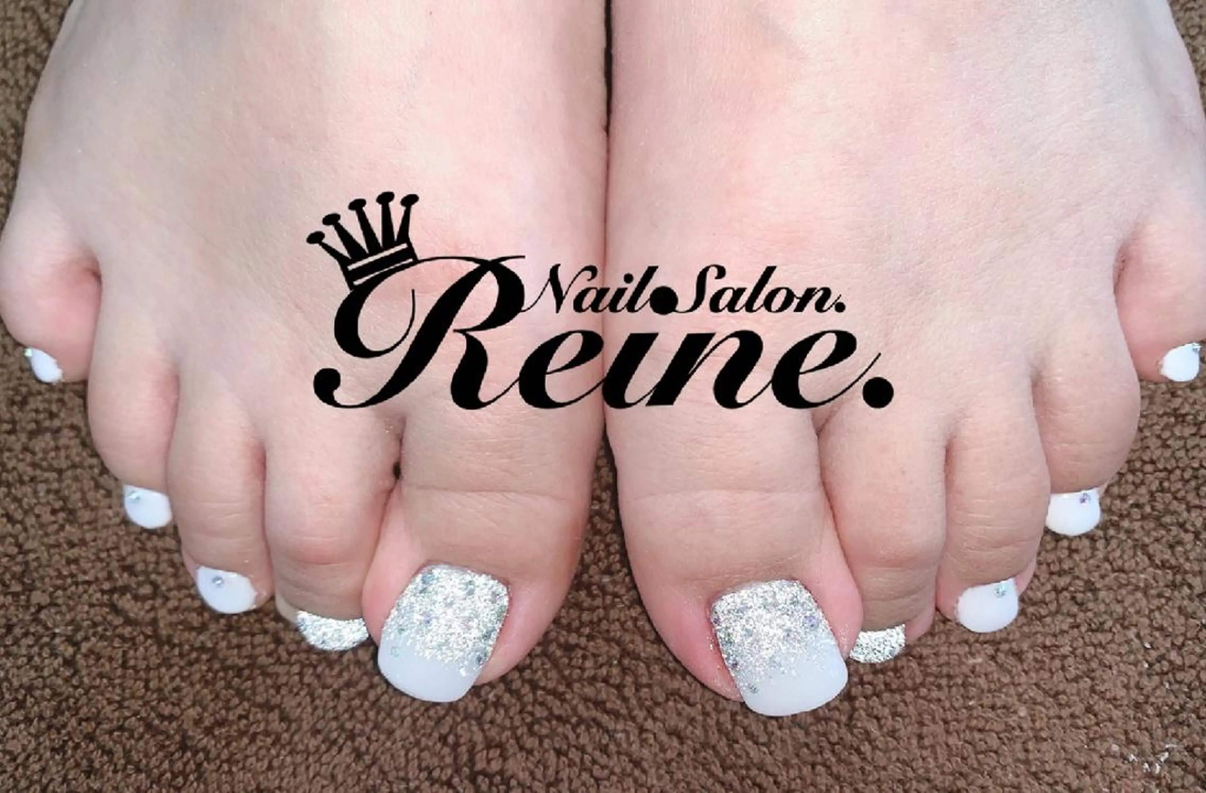 ネイル フットネイル キラキラネイル ラメ(グリッター) Nailsalon Reine所属・玉栄 伶奈のネイルデザイン