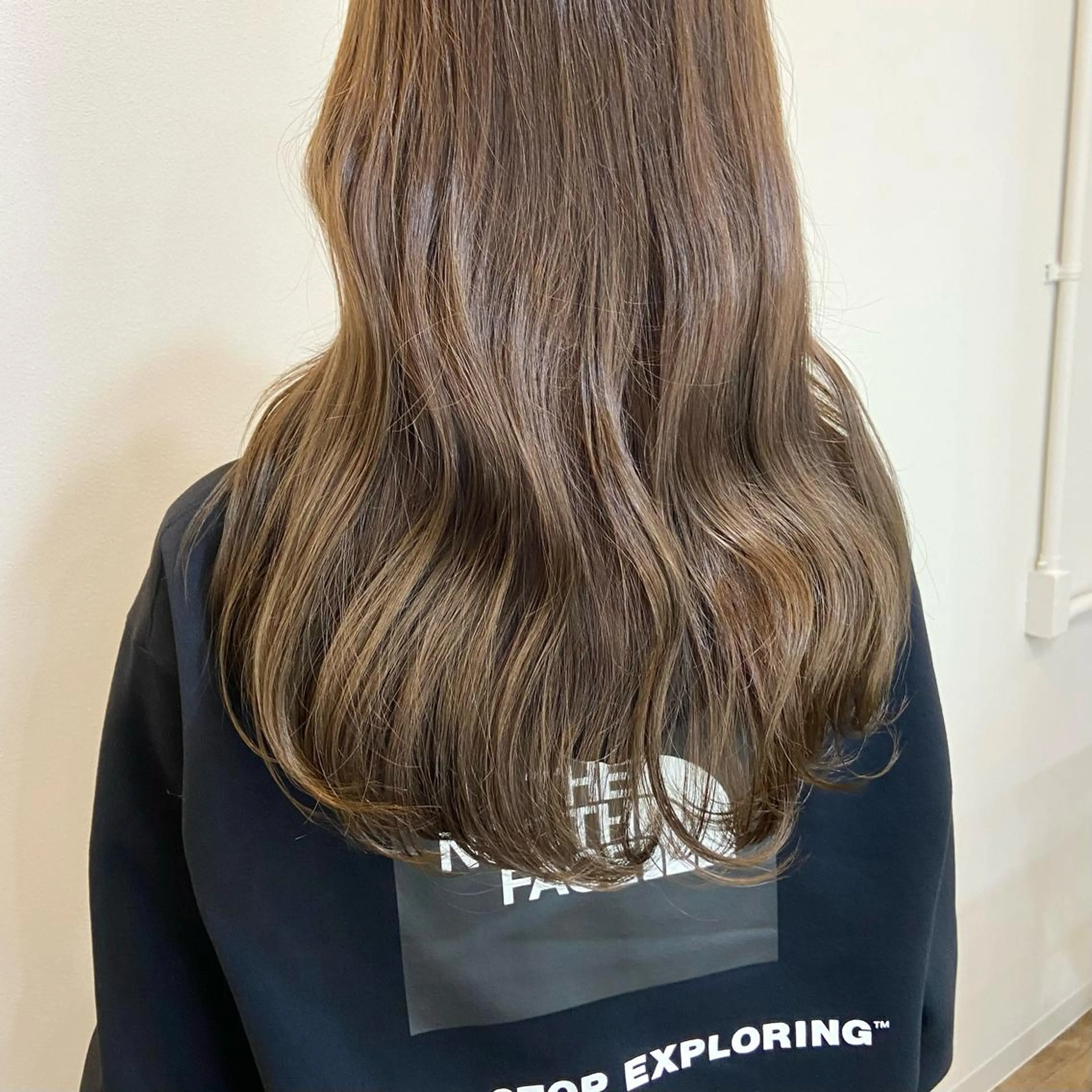 ロング カラー ベージュカラー ブリーチ ケアブリーチ 透明感カラー ダブルカラー mai 🎀 / 梅田美容室のヘアスタイル