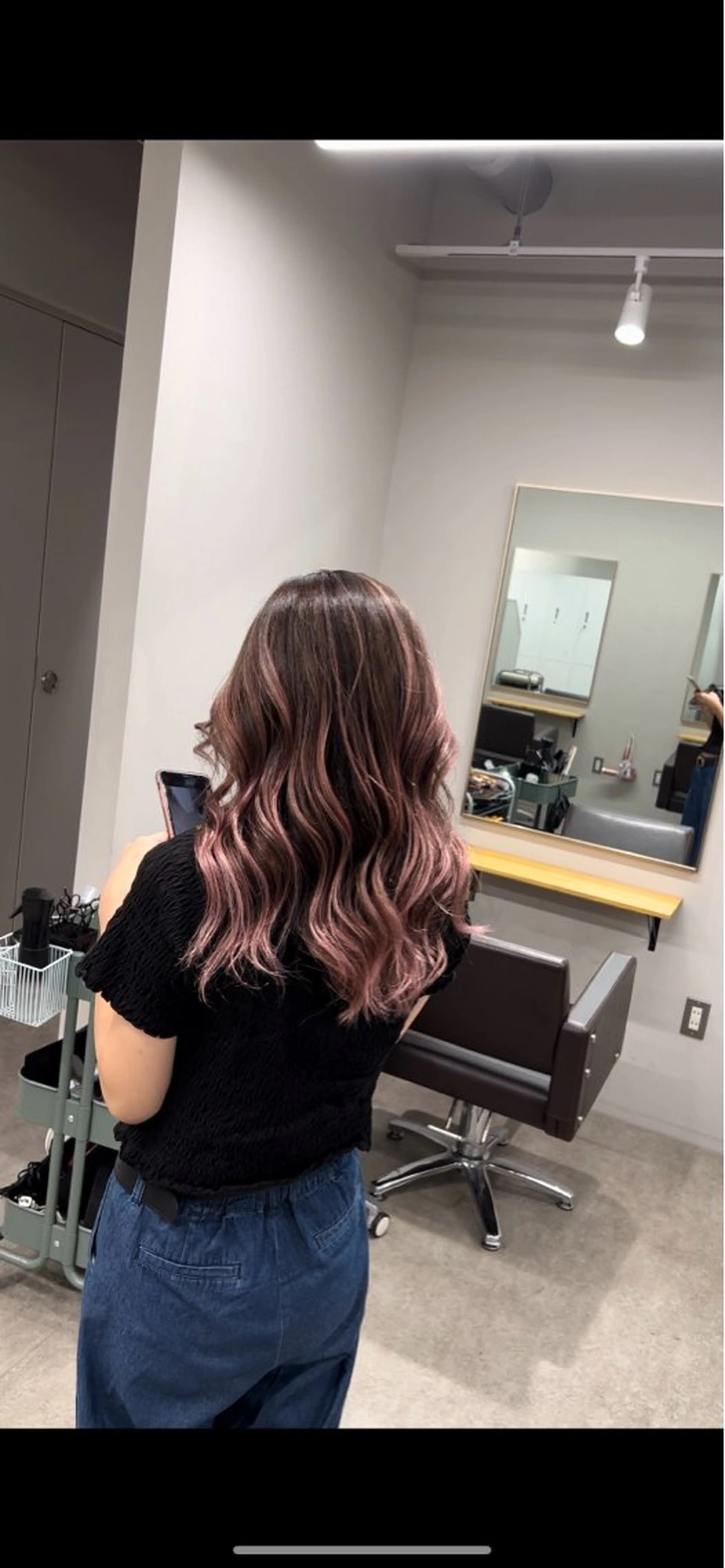 セミロング カラー バレイヤージュ ブリーチ ピンクカラー ホワイトピンク レイヤーカット バレイヤージュ /ハイライト/もときのヘアスタイル