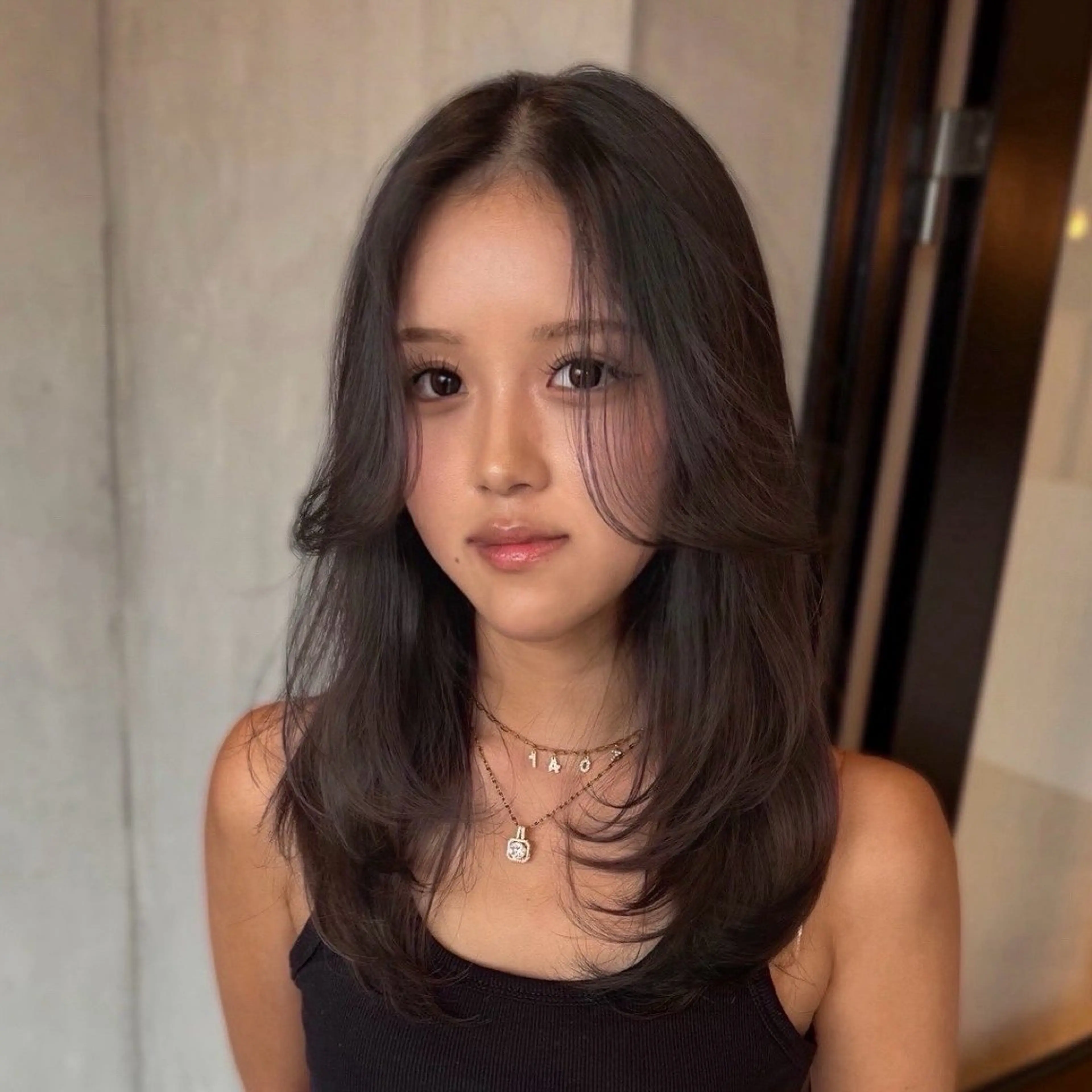 ロング ベージュカラー/長岡 レイヤーカット/コウのヘアスタイル