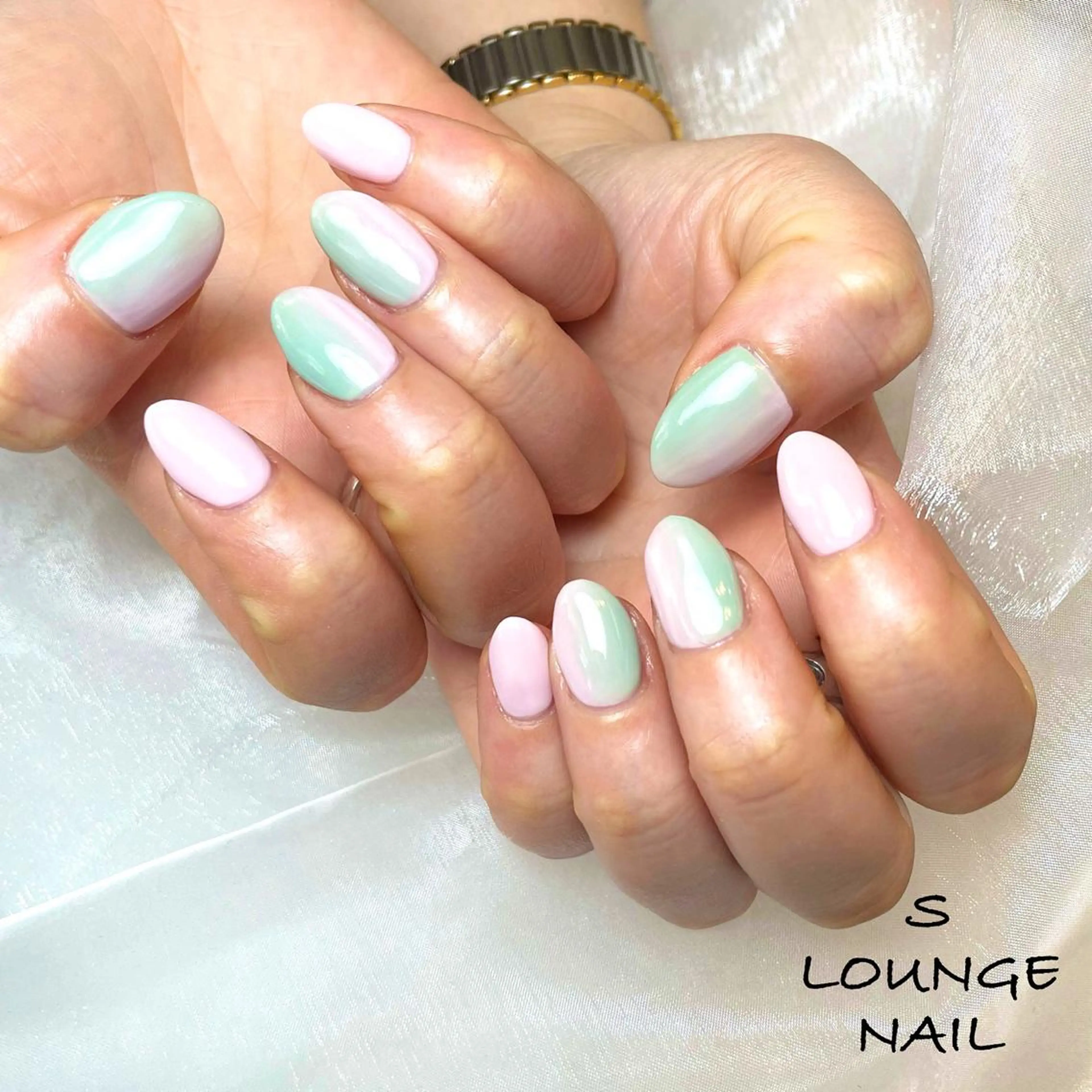 ネイル 桜ネイル グラデーション ハンドネイル フットネイル S LOUNGE NAIL所属・パーツたくさん🍓 SUMIのネイルデザイン