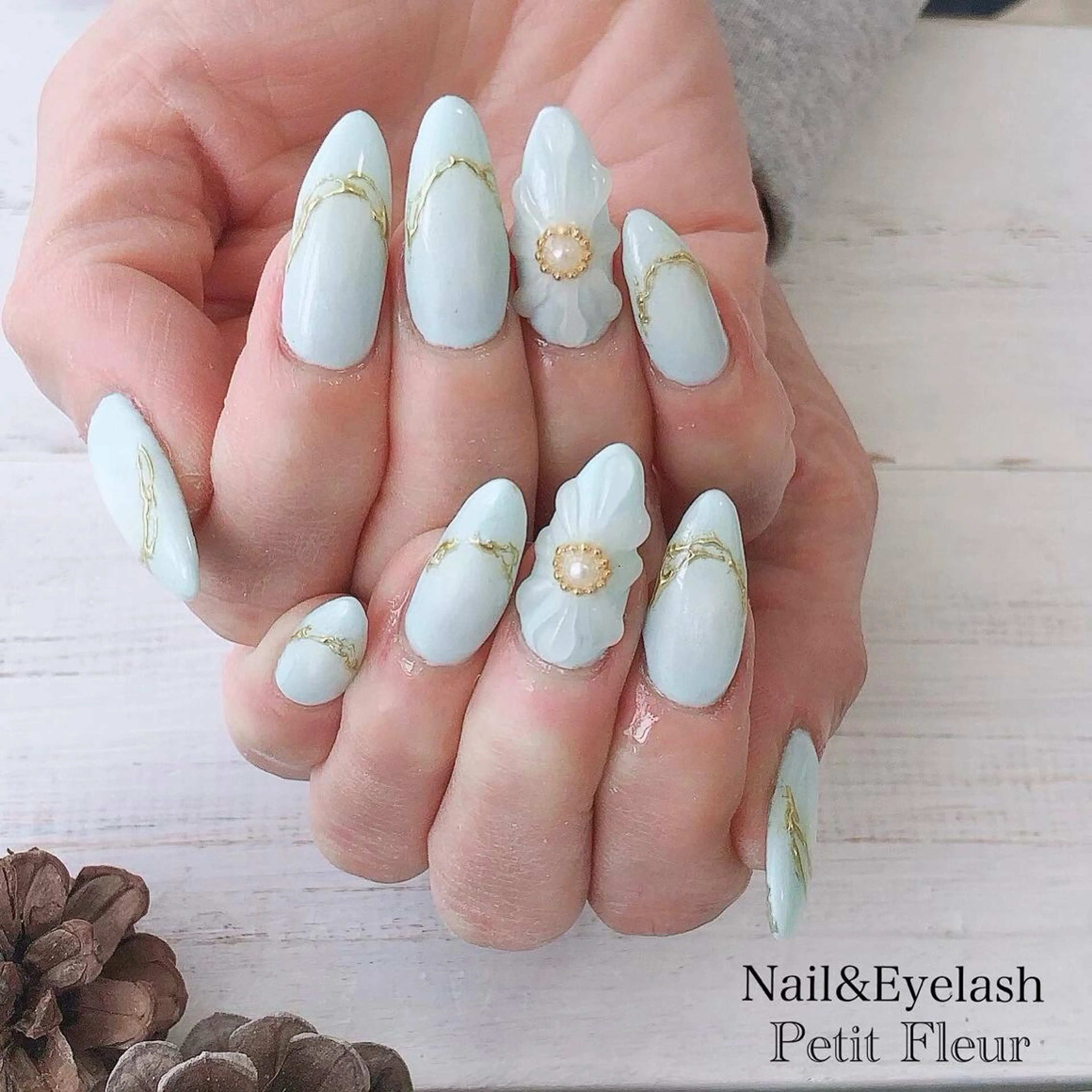 ネイル Petit Fleur所属・青柳 亜梨奈のマツエク・マツパデザイン