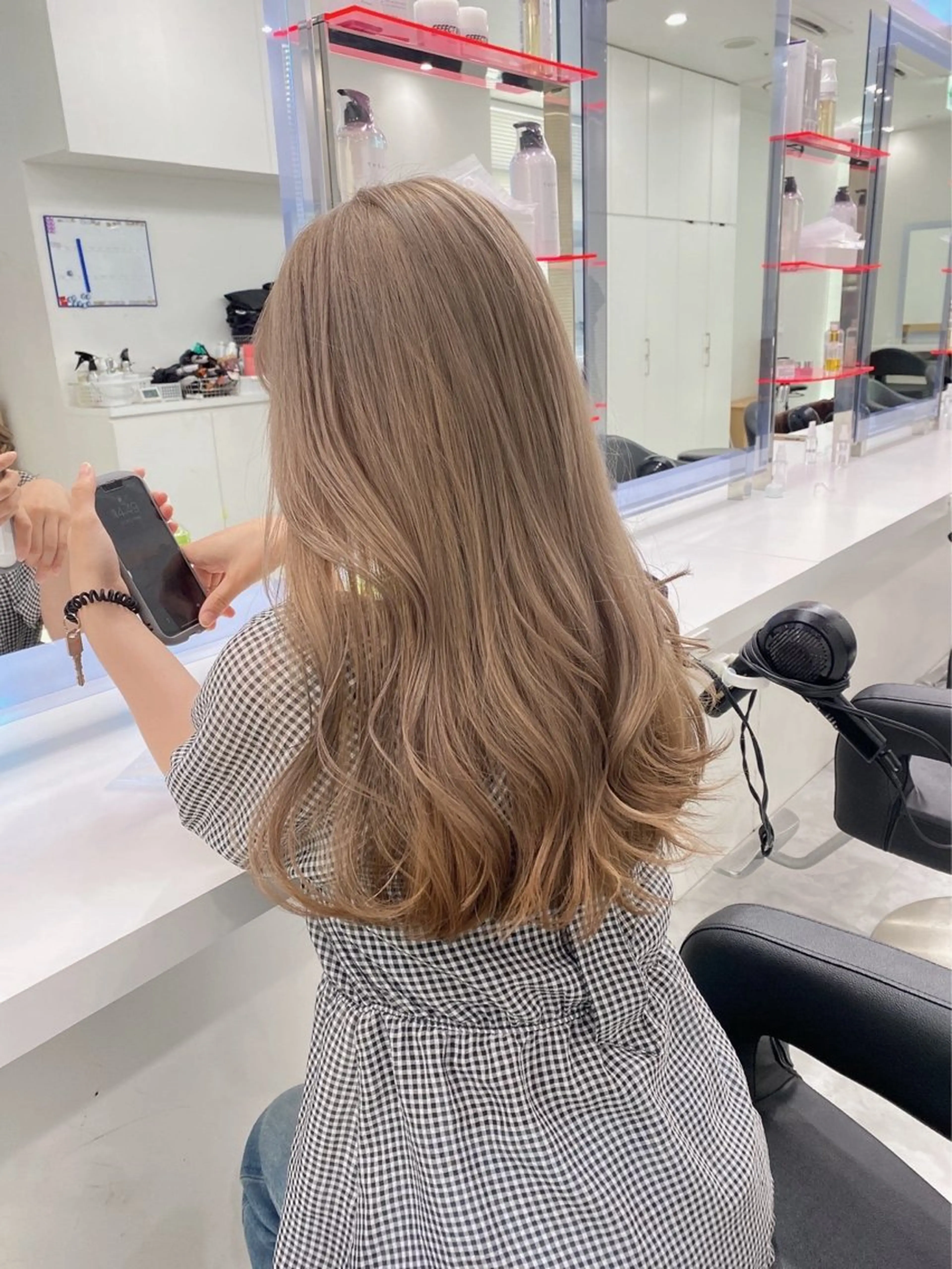 ロング カラー ヘアアレンジ トレンドモテカラー 🩷色落ちまで可愛くのヘアスタイル