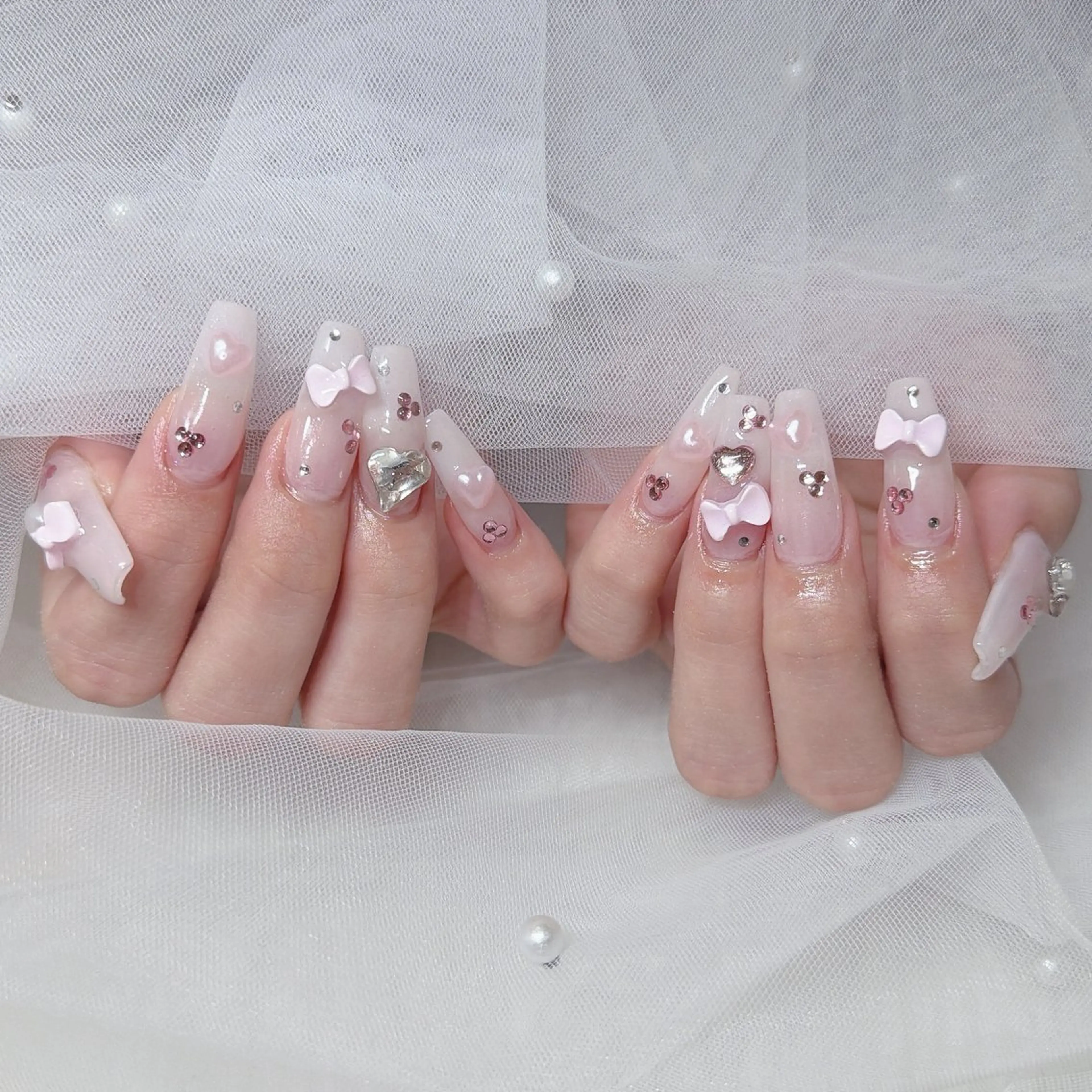 ネイル ピンク リボン シンプルネイル ハンドネイル ラクロレ ニナ🎀 中野駅徒歩5分🐾のネイルデザイン