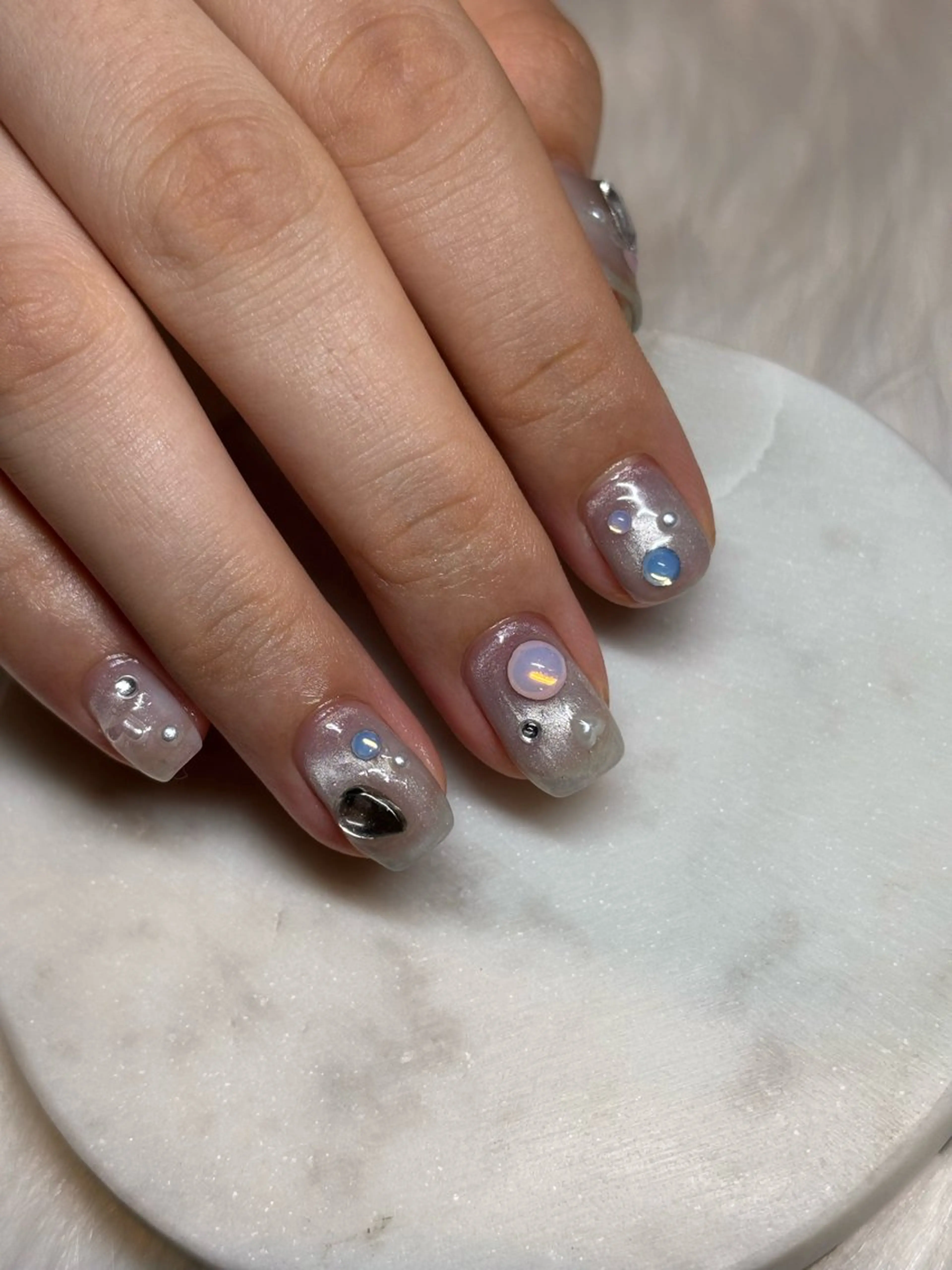 ネイル キラキラネイル 韓国ネイル ワンホンネイル peach nail ayakaのネイルデザイン