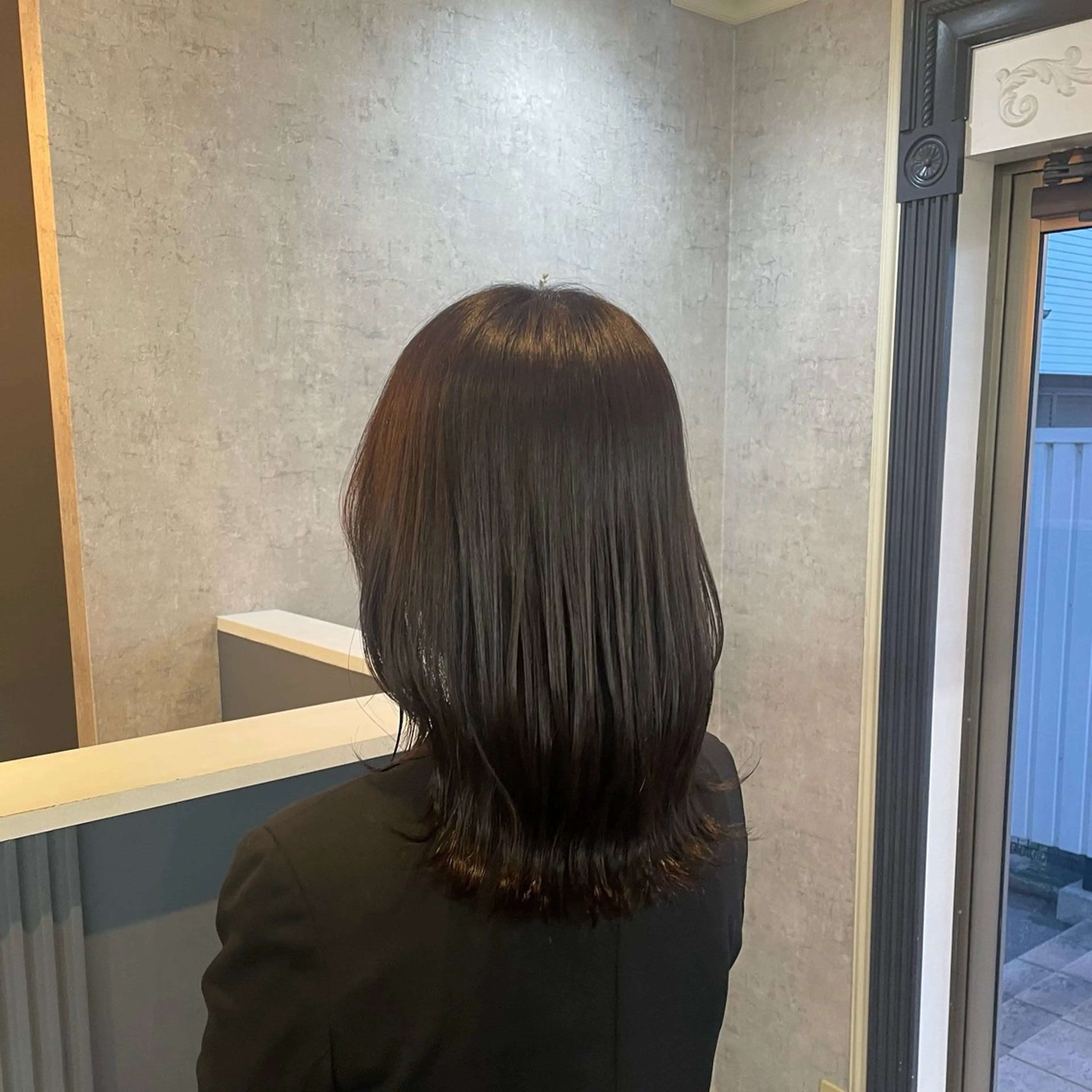 ミディアム 手塚 凜のヘアスタイル