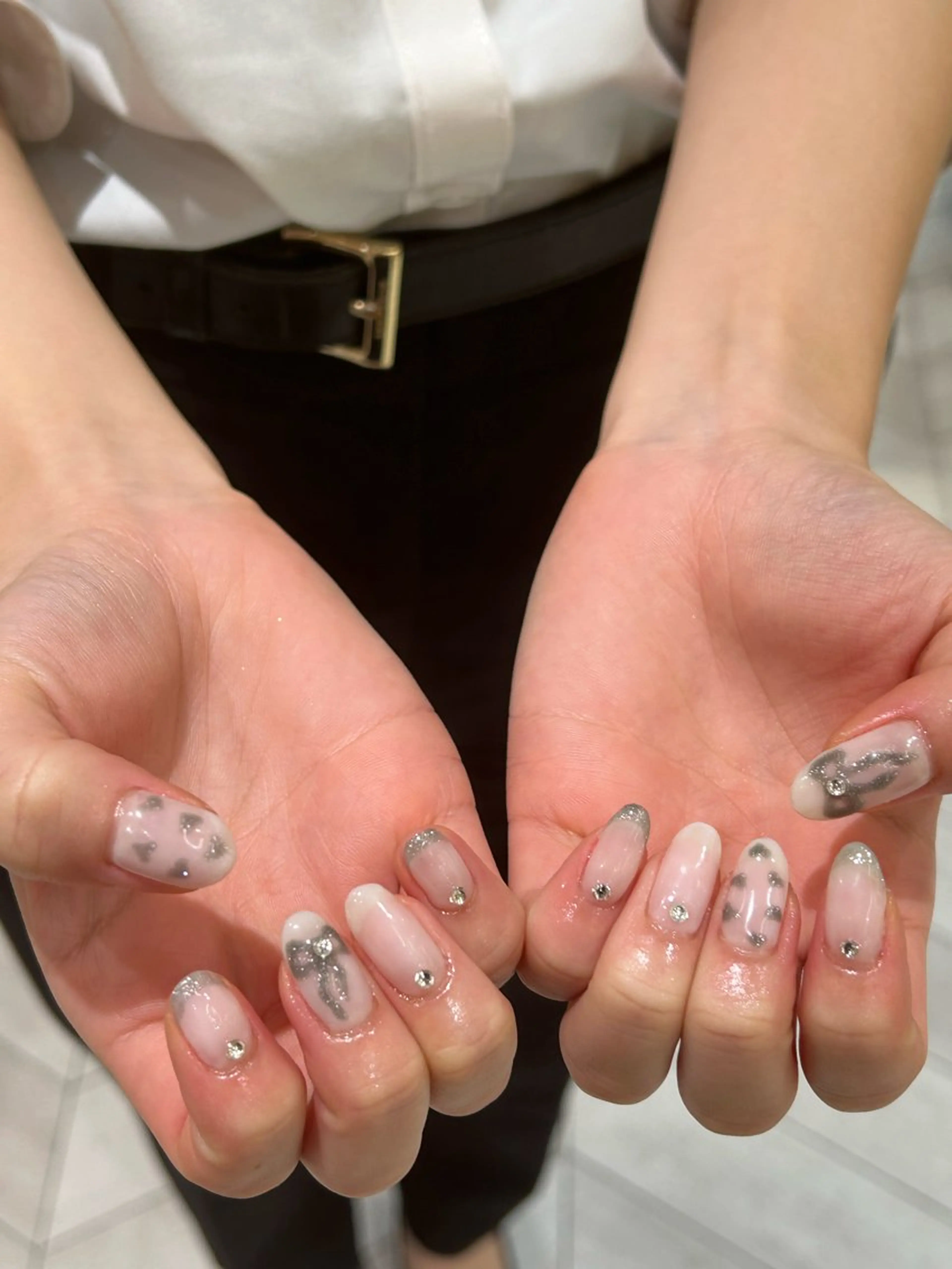 ネイル ꪆৎ平行アーチ ྀི ワカナの眉毛・アイブロウイメージ