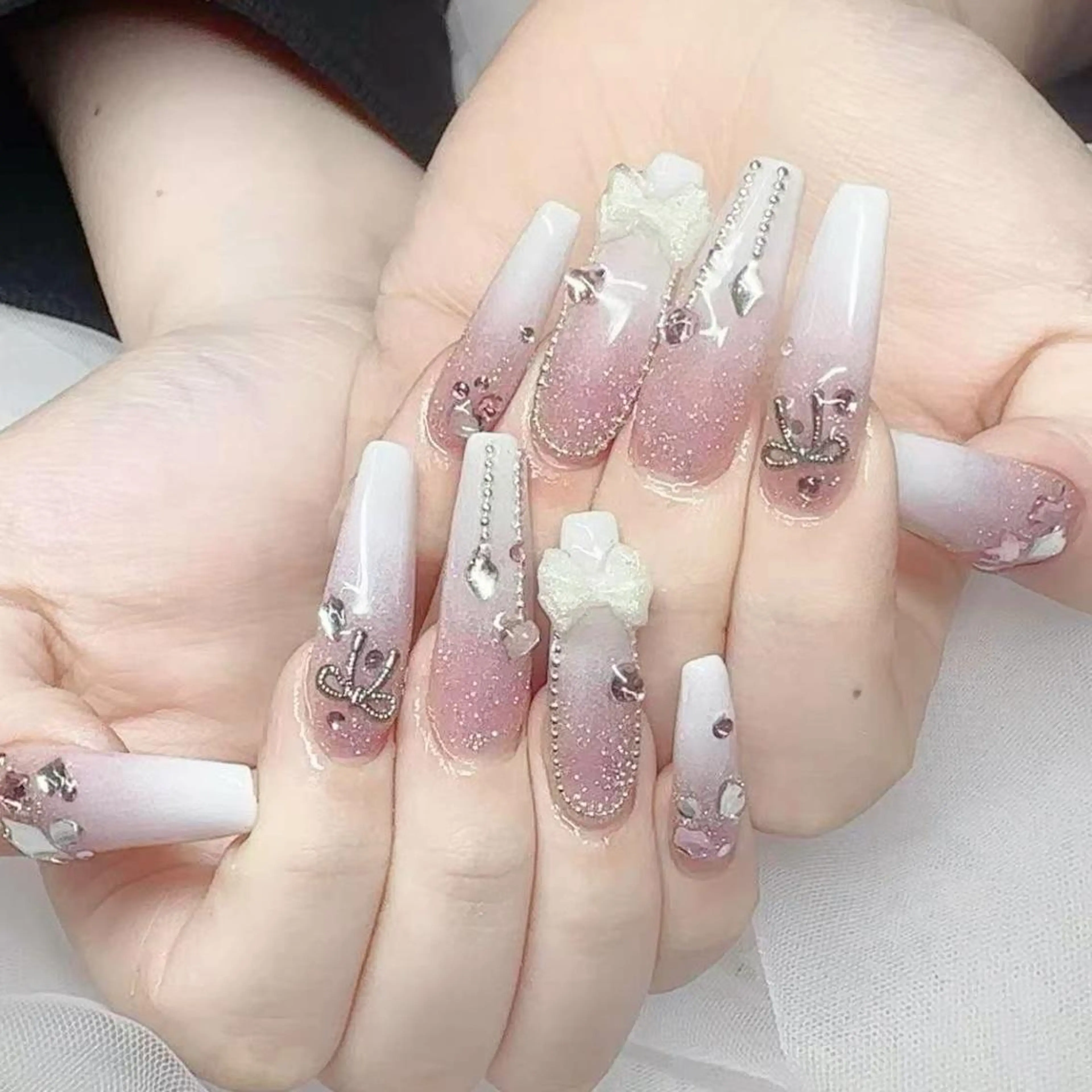 ネイル queens nailsalonのネイルデザイン
