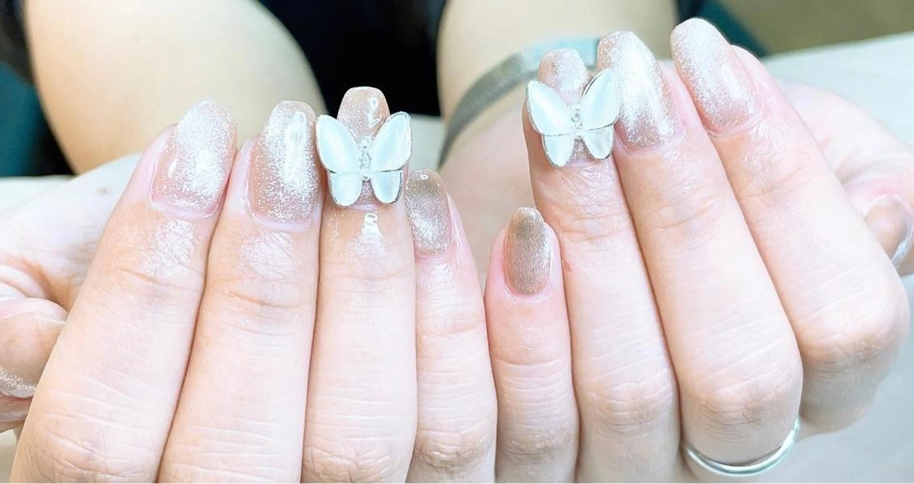 ネイル マグネットネイル ハンドネイル manis .のネイルデザイン