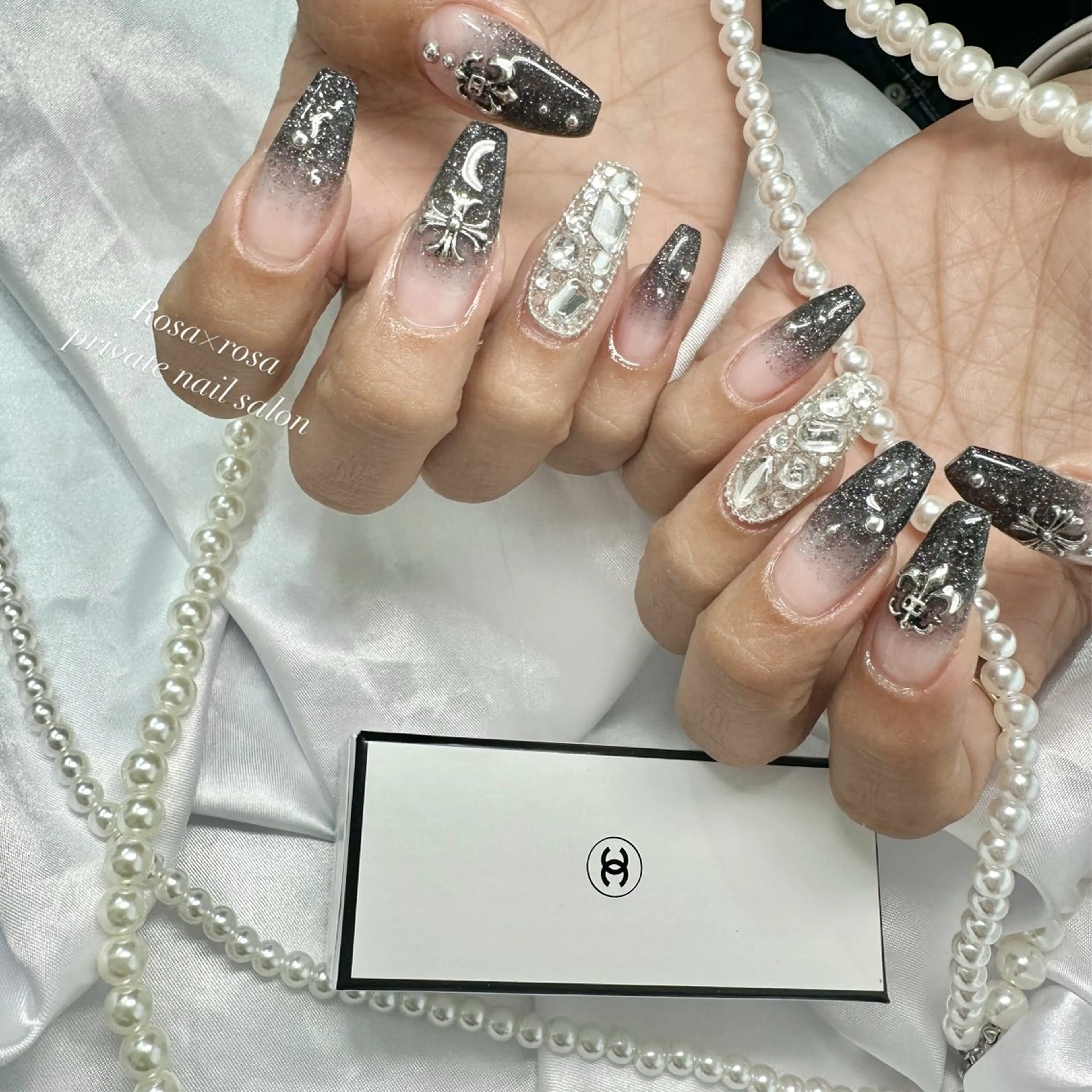 ネイル Rosa x rosa所属・Rosaxrosa AKANEのネイルデザイン