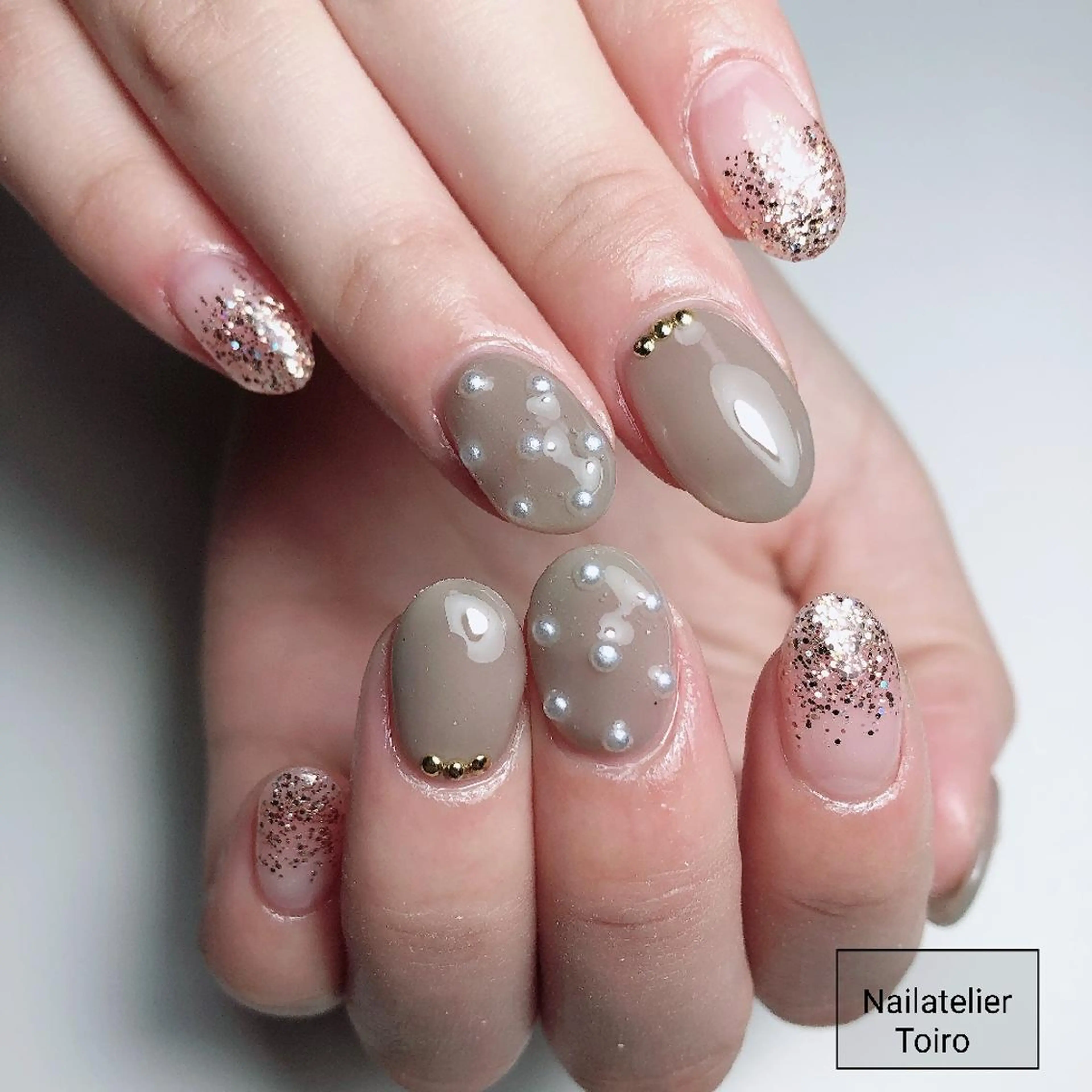 ネイル ミディアム ゴールド ピンク ☺︎山部 志麻☺︎のネイルデザイン