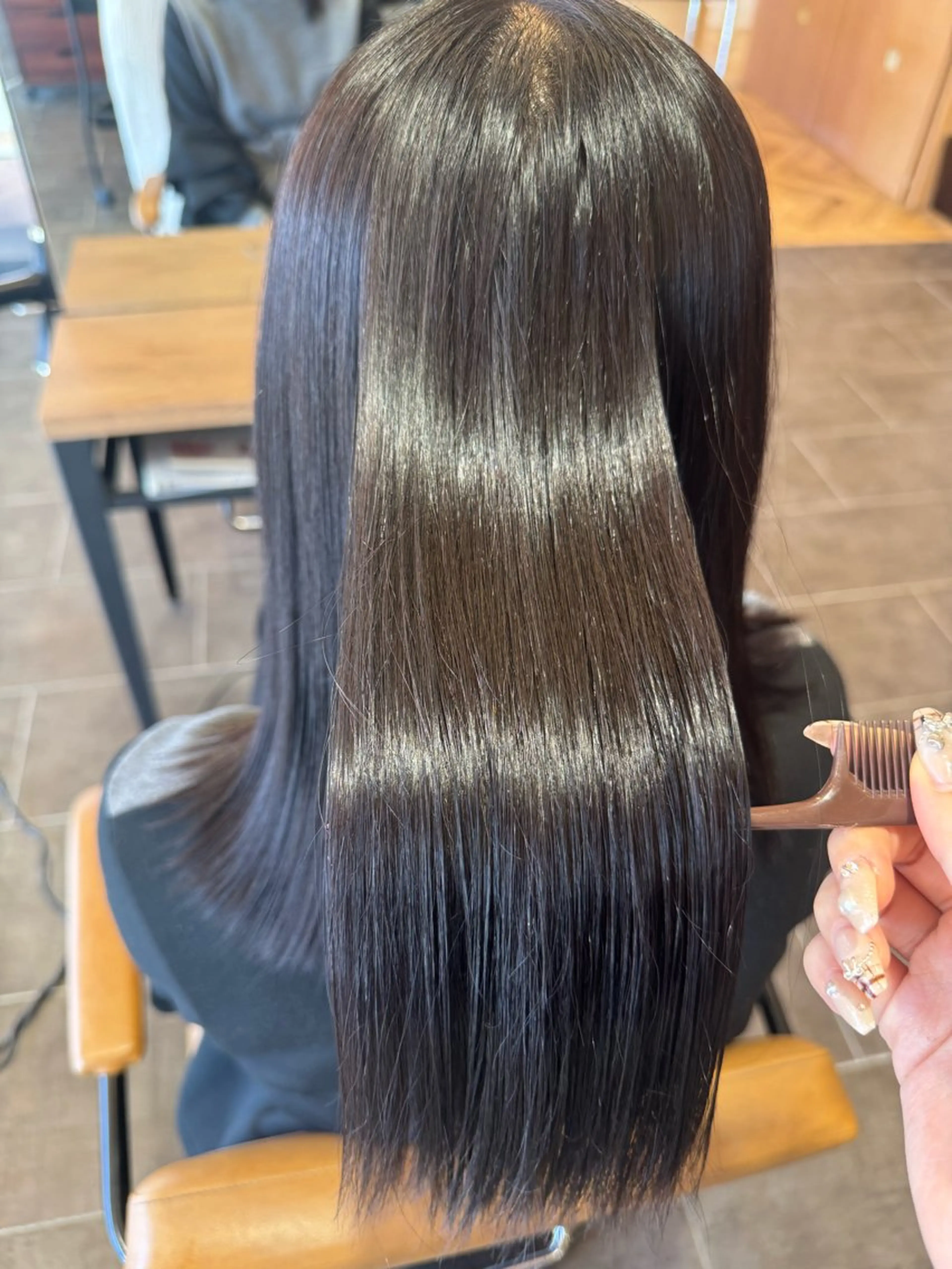 ロング カット 縮毛矯正 松下 紗季のヘアスタイル