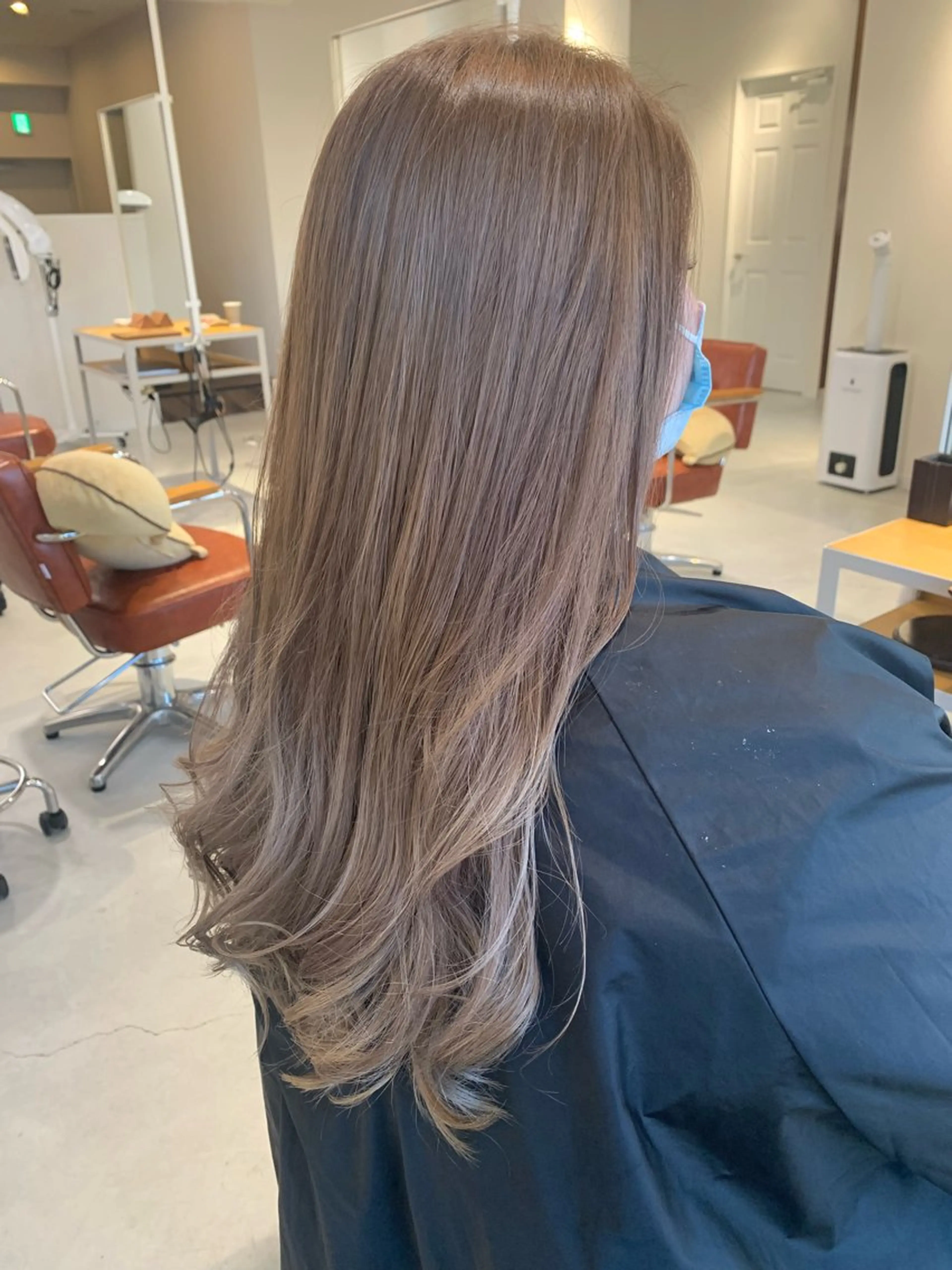 カラー 川合 美里のヘアスタイル